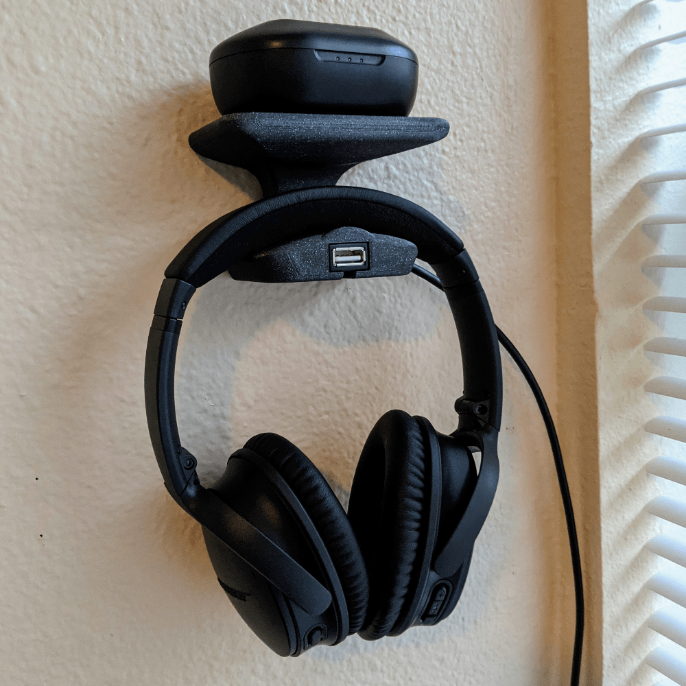 Wall-mounted Headphone Holder with USB