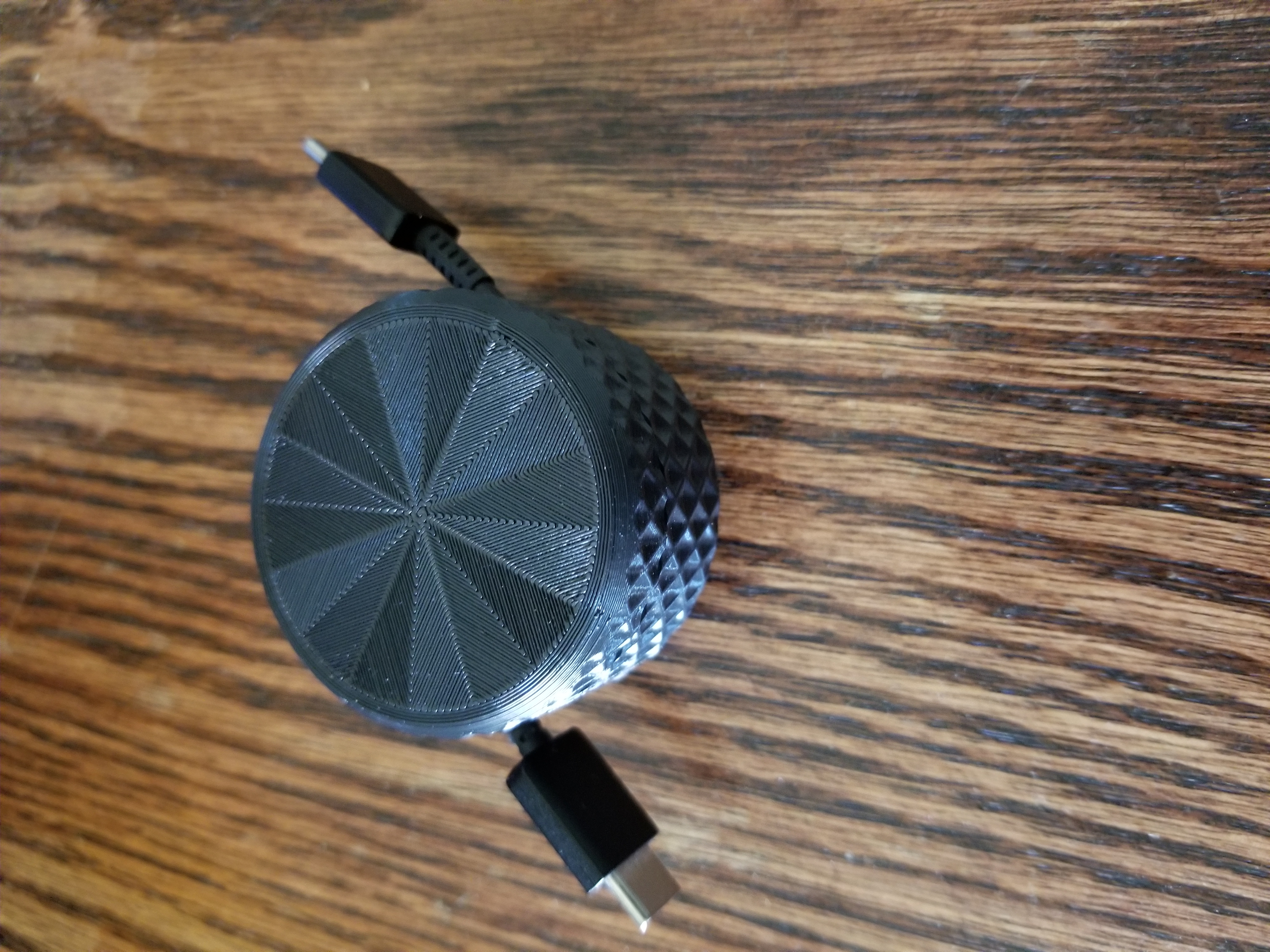 USB Cable Winder_Screw On