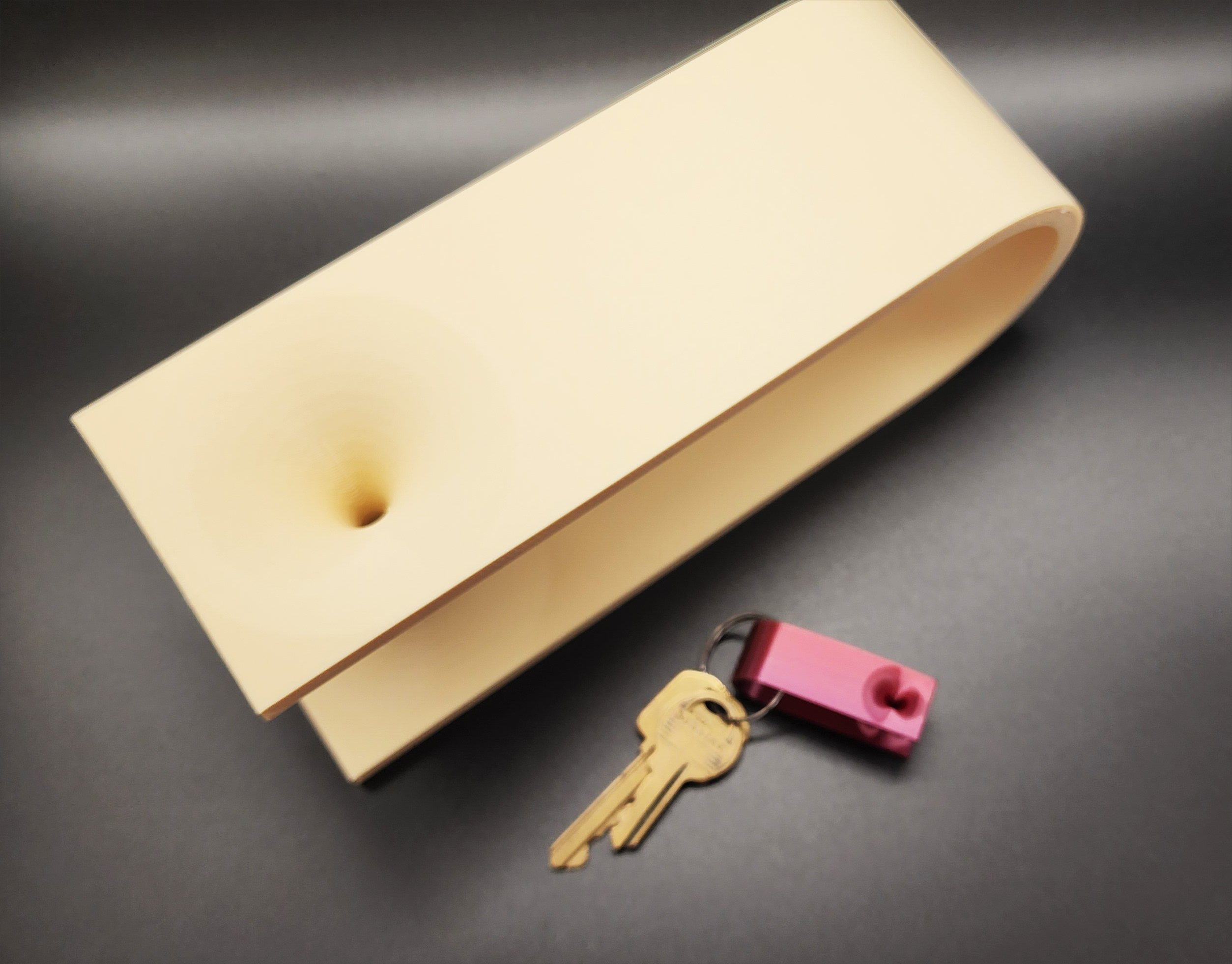 ⮯⮬ Wormhole Table + Keychain — thumbnail 3
