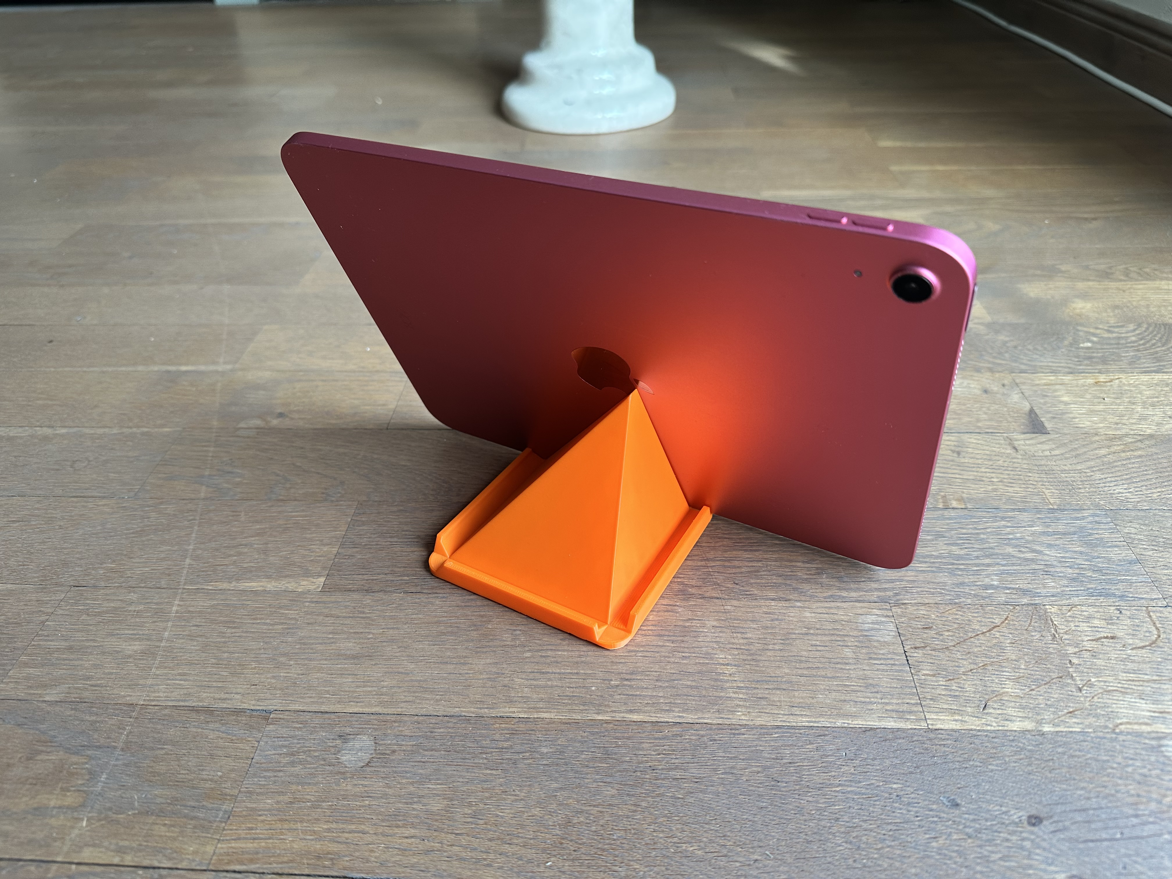 minimalistic tablet or phone stand with multiple angles