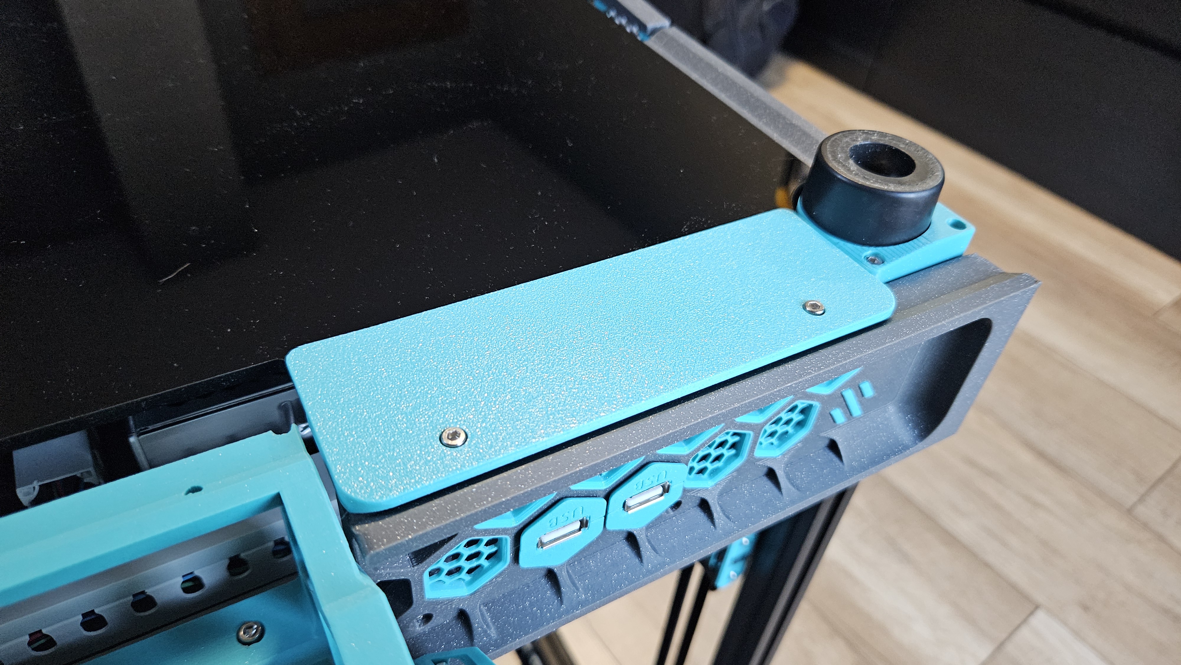 Voron 2.4 350mm – Thicc Skirts Electronics Cover Clip Upgrade