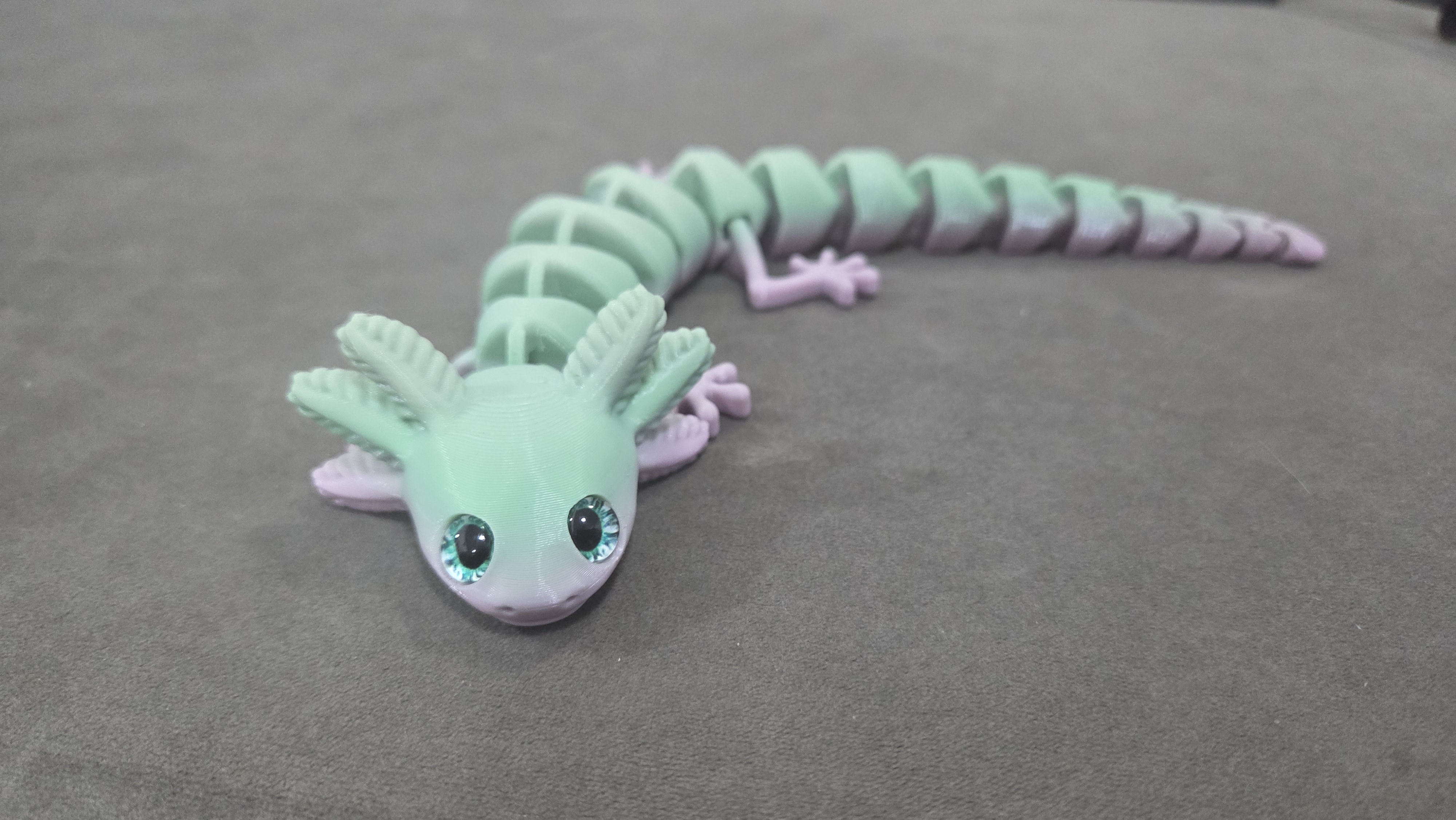 Big eyed Axolotl - 6mm + 8mm glass eye compatible — miniatura 10