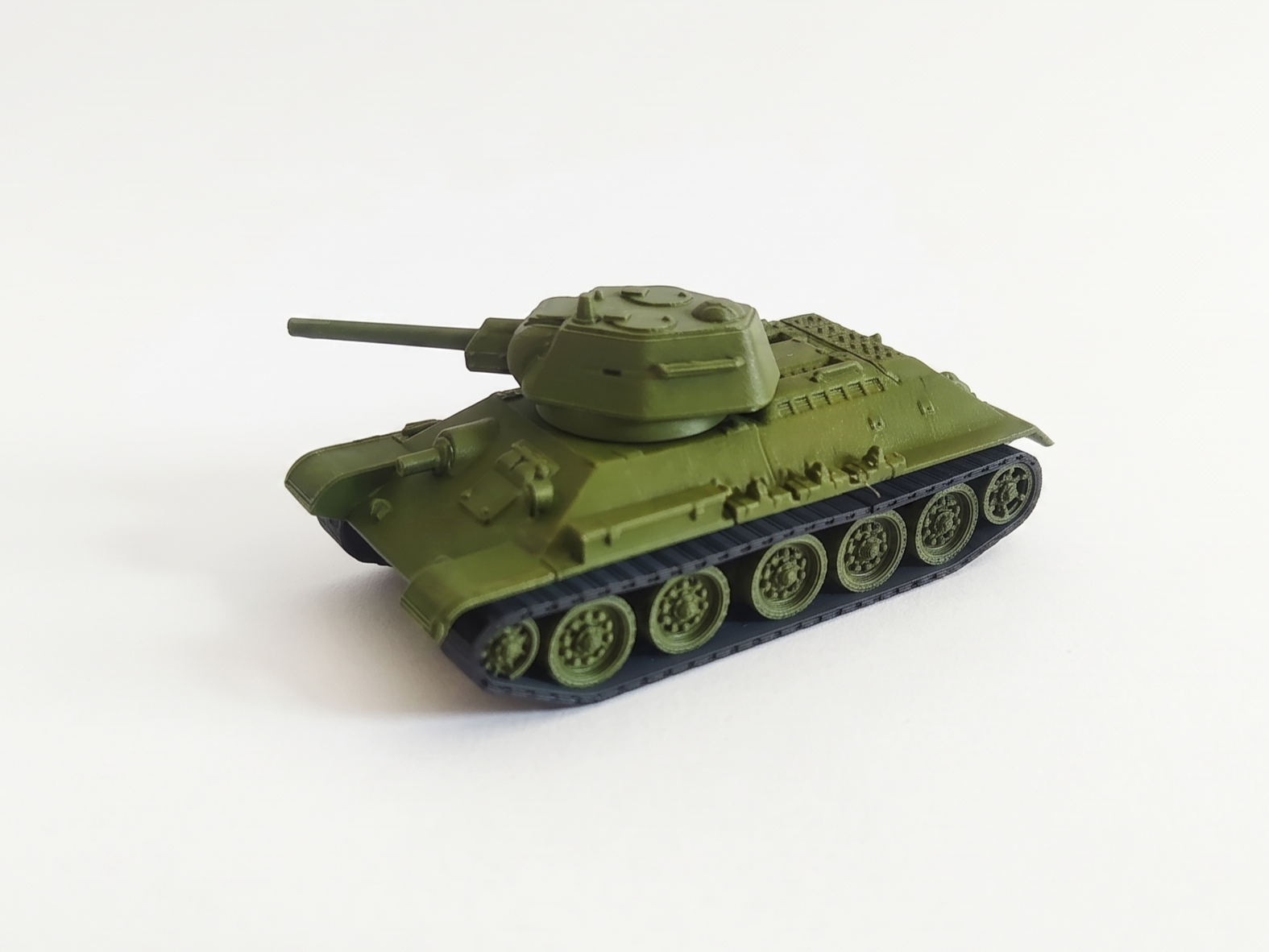 T34-76 tank model 1:72 scale
