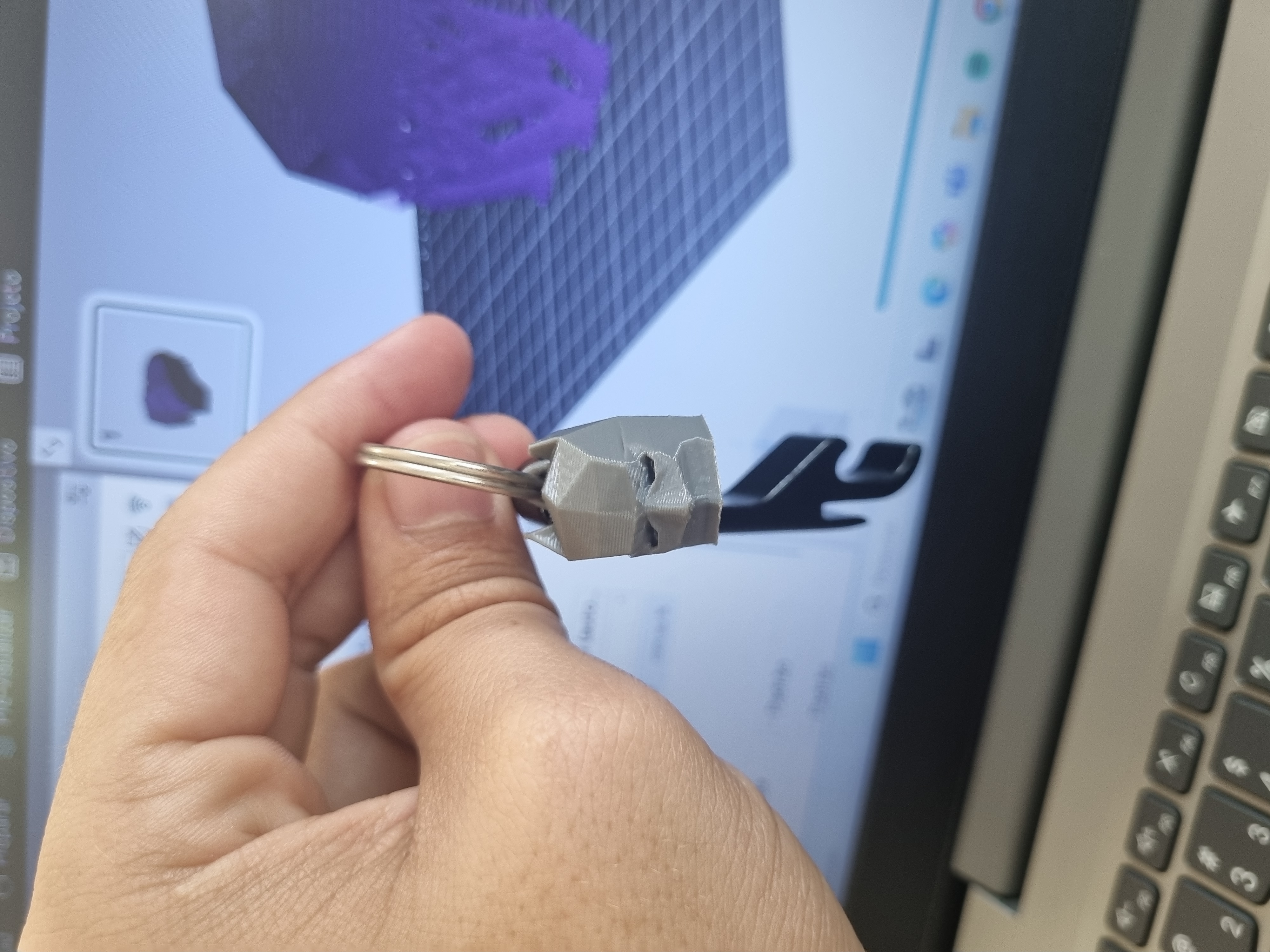 Batman Mask Low Poly (Keychain) — miniatura 2