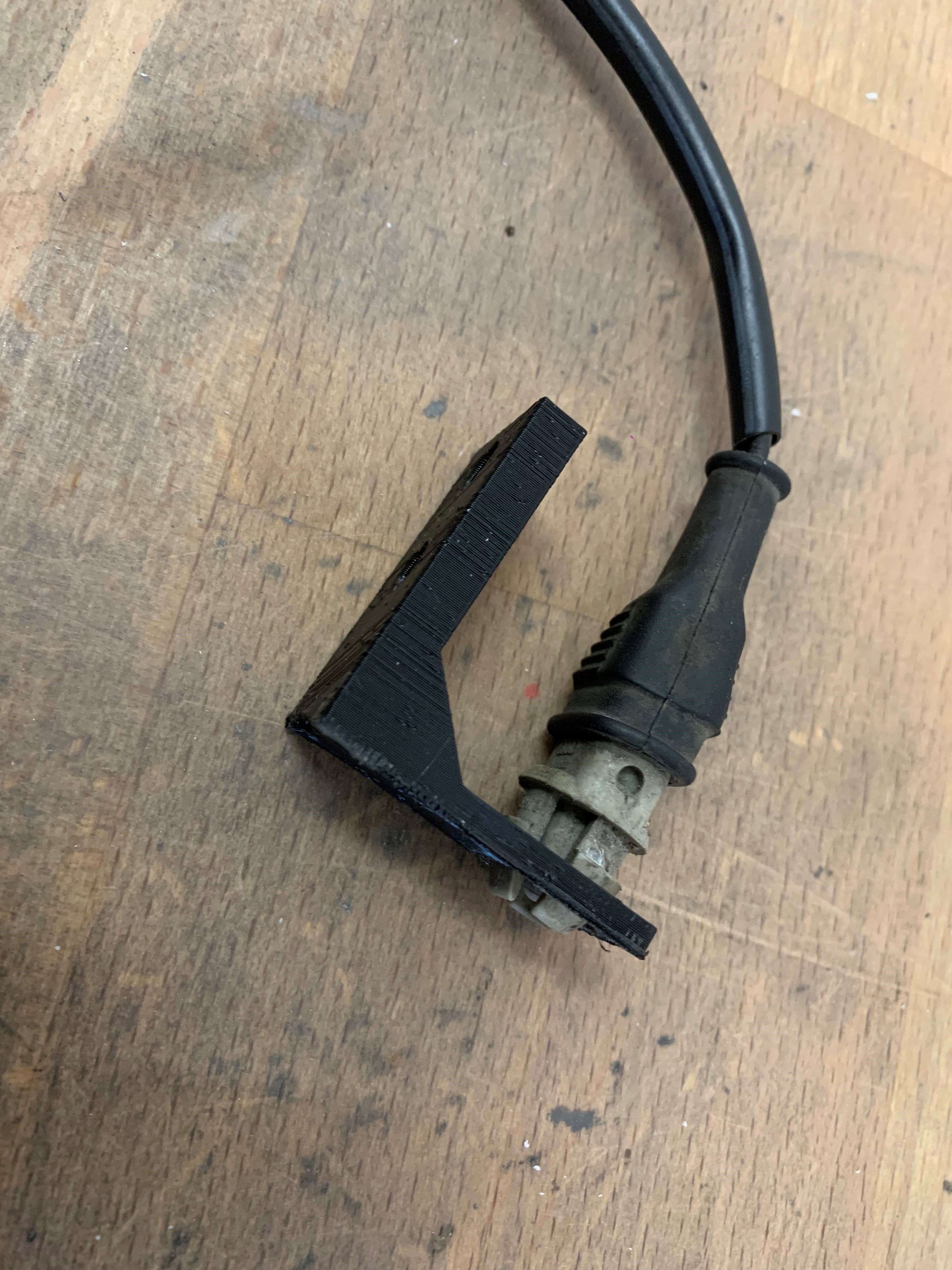 Halter Temperatursensor Außentemperaturanzeige ATA Audi 80 90 100 200 V8 Coupe Cabriolet (Holder temperature sensor)