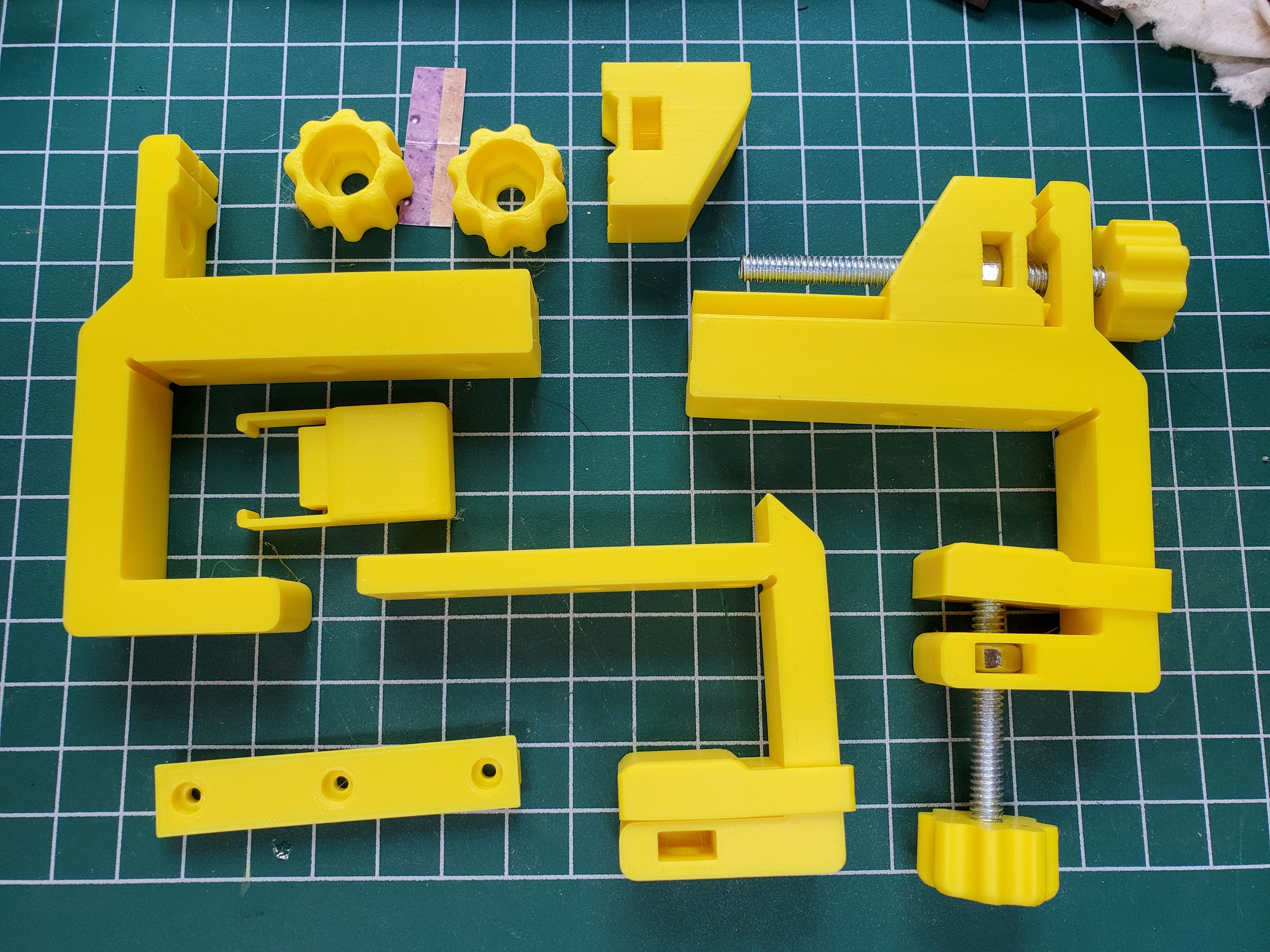 Modular Miniature Vise Adapted for Imperial Bolts and Nuts