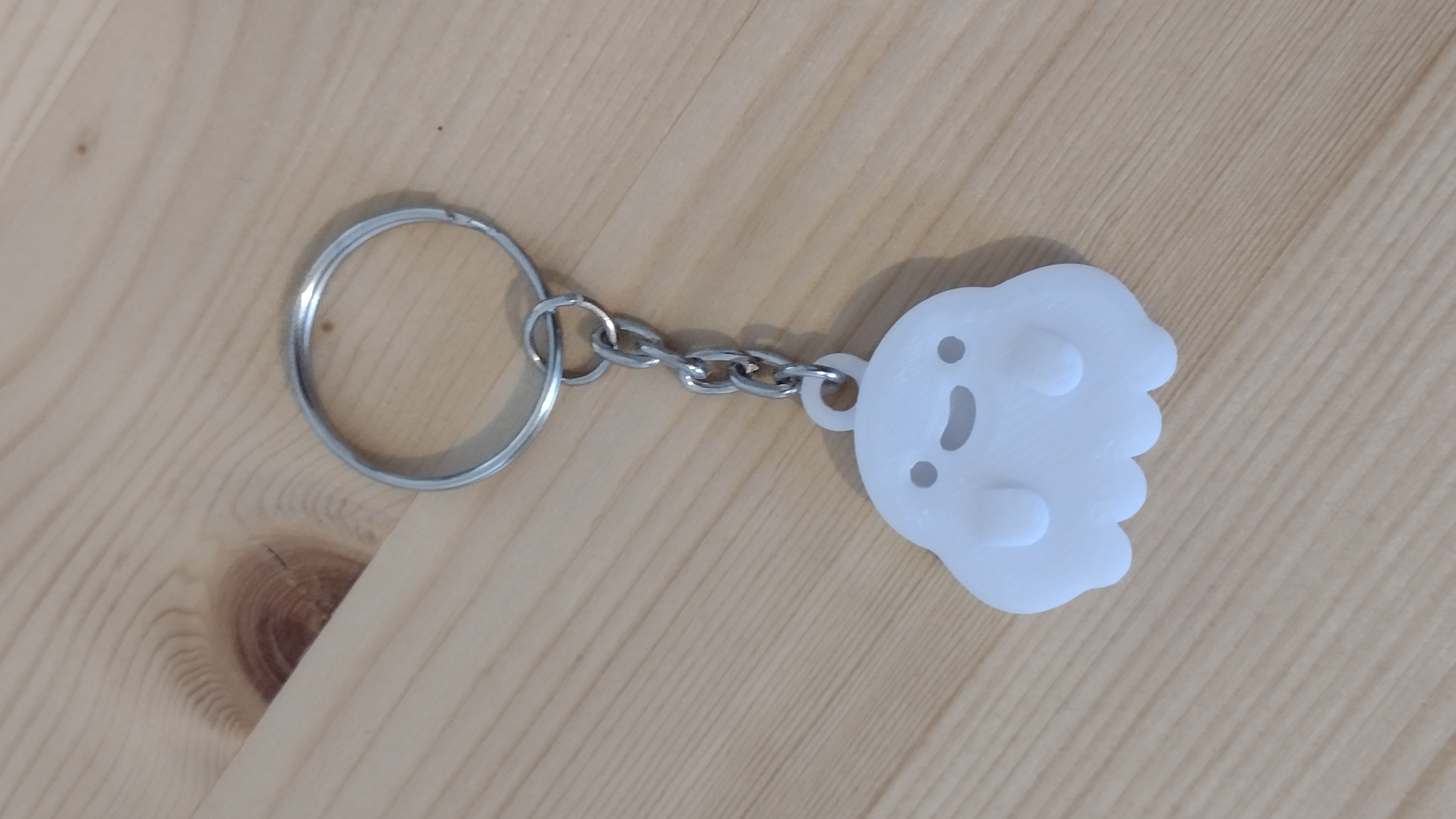 Miniatura 2 do modelo 3D Cute Chubby Ghost Keychain