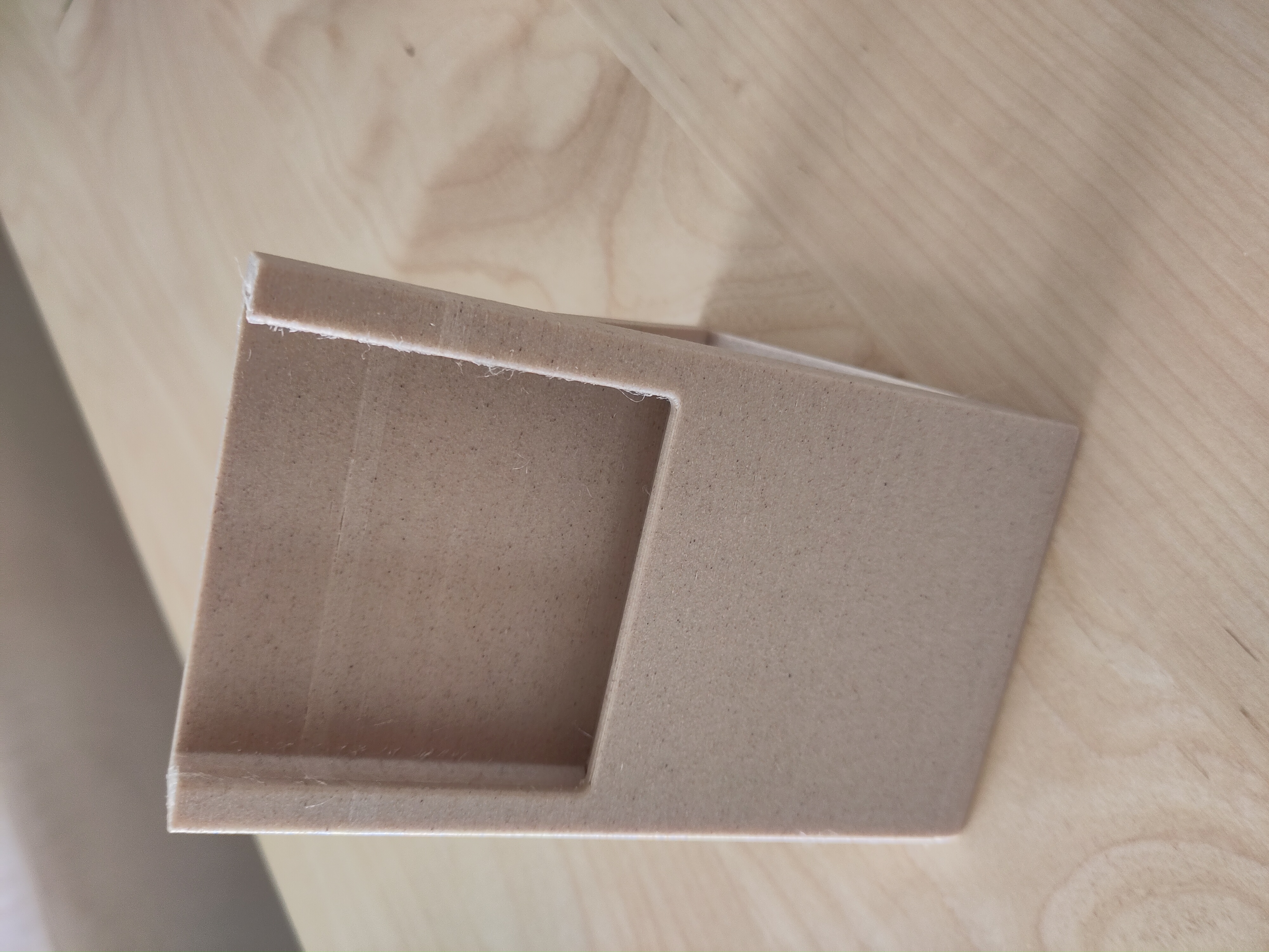 Simple Fairphone 4 Stand with Power Cord