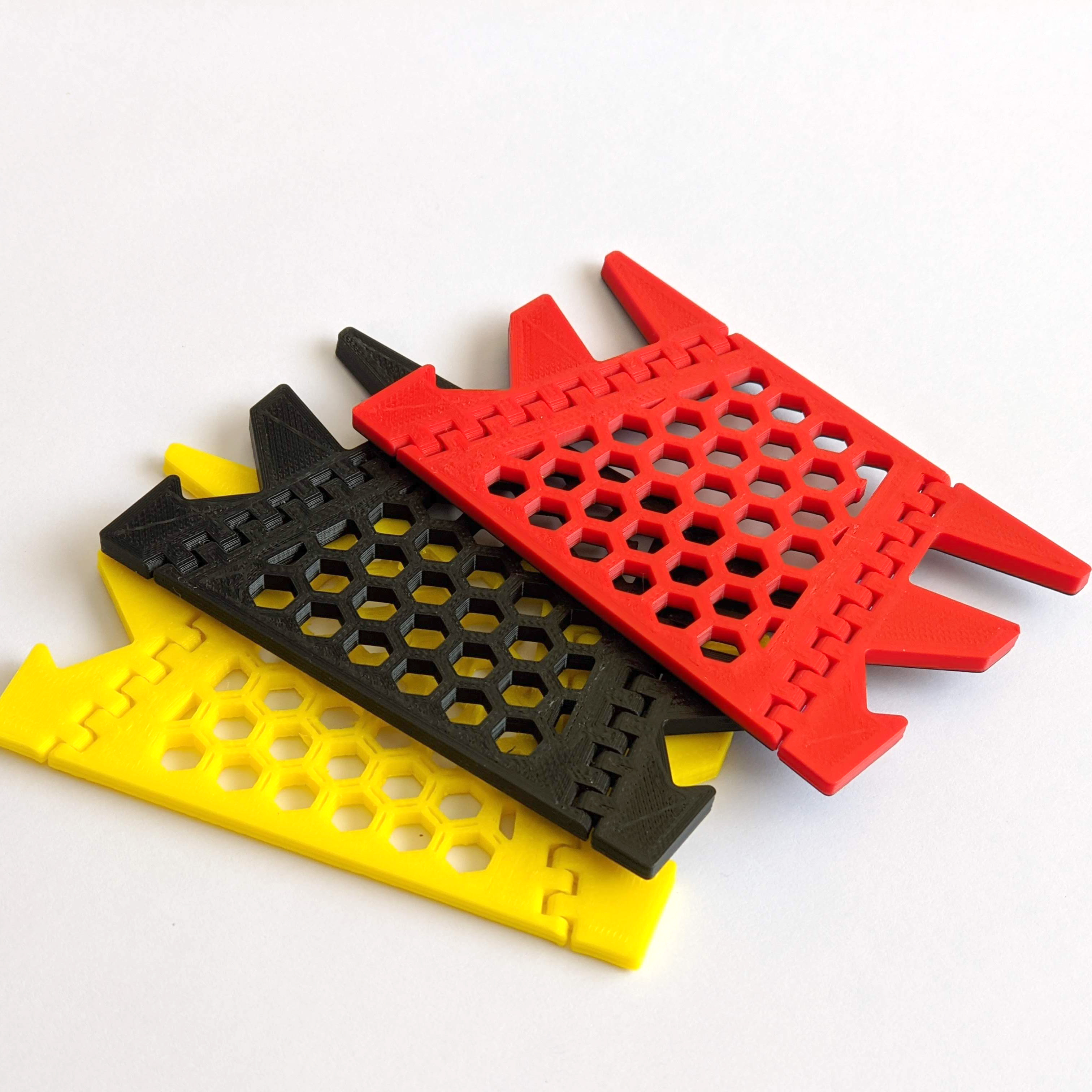 Flat Fold Phone Stand by Clockspring Printables Store