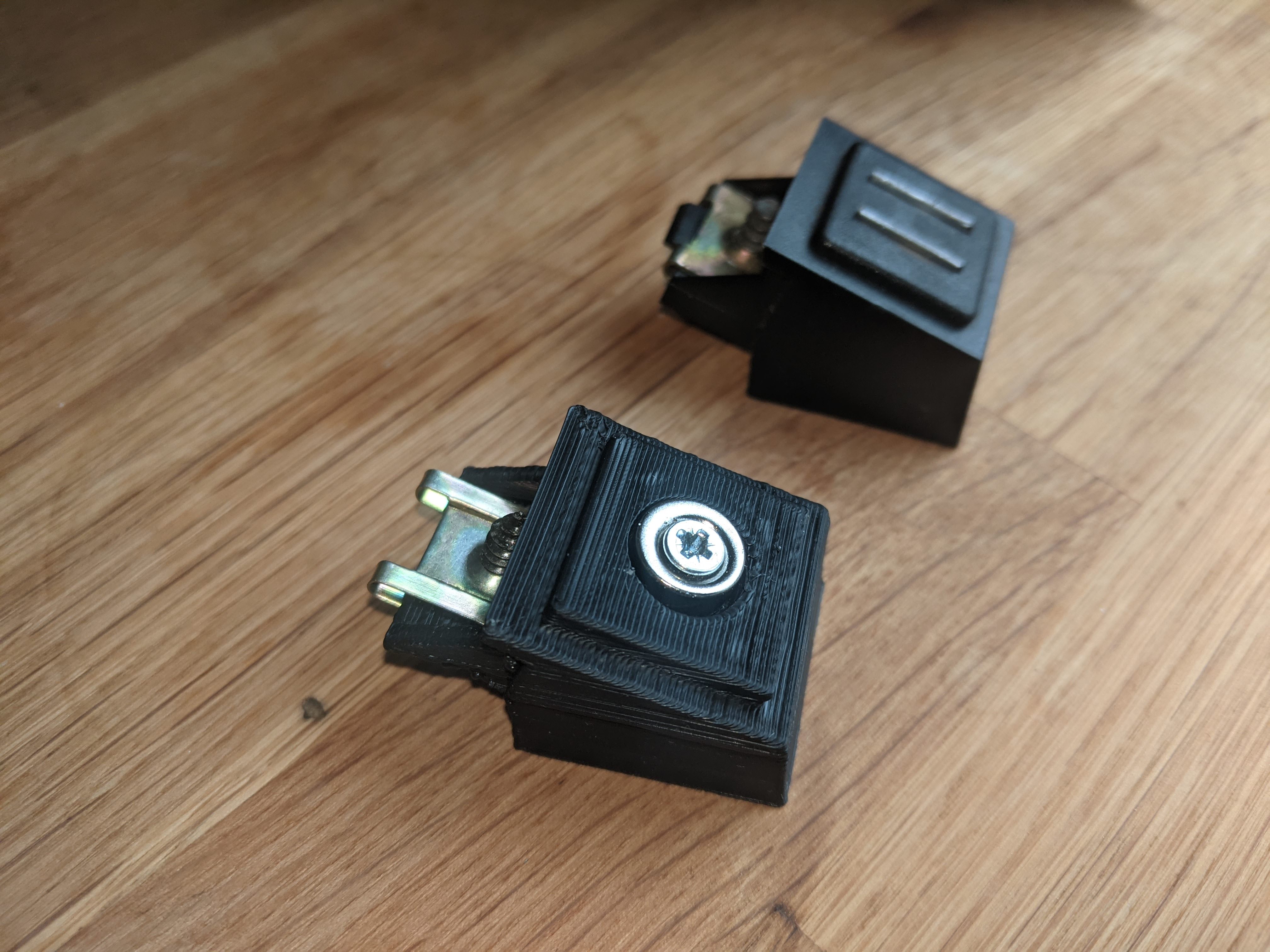 Volvo 940 center console / armrest lock by WDonders Download