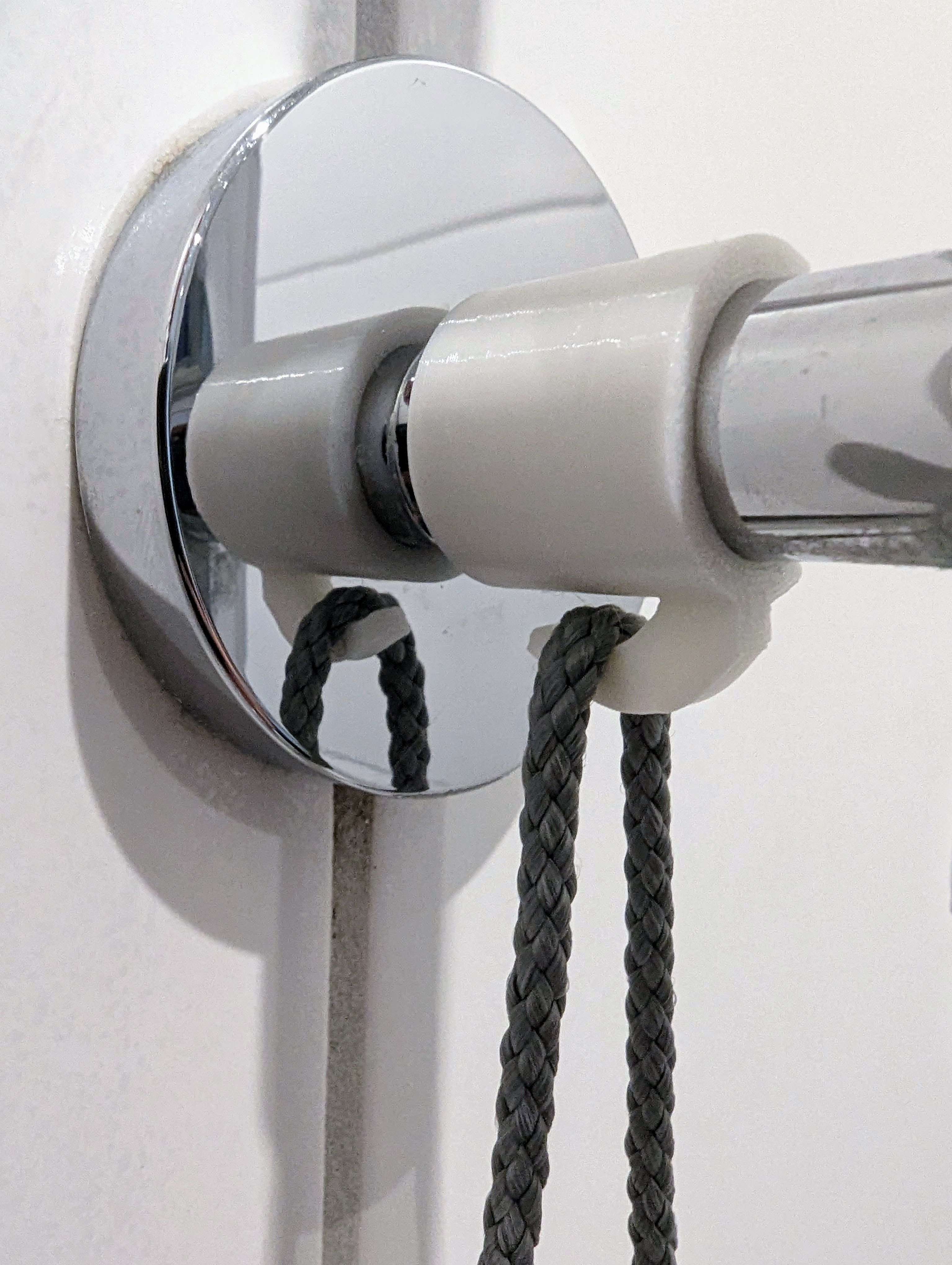 Miniatura 2 do modelo 3D Shower Squeegee Hook