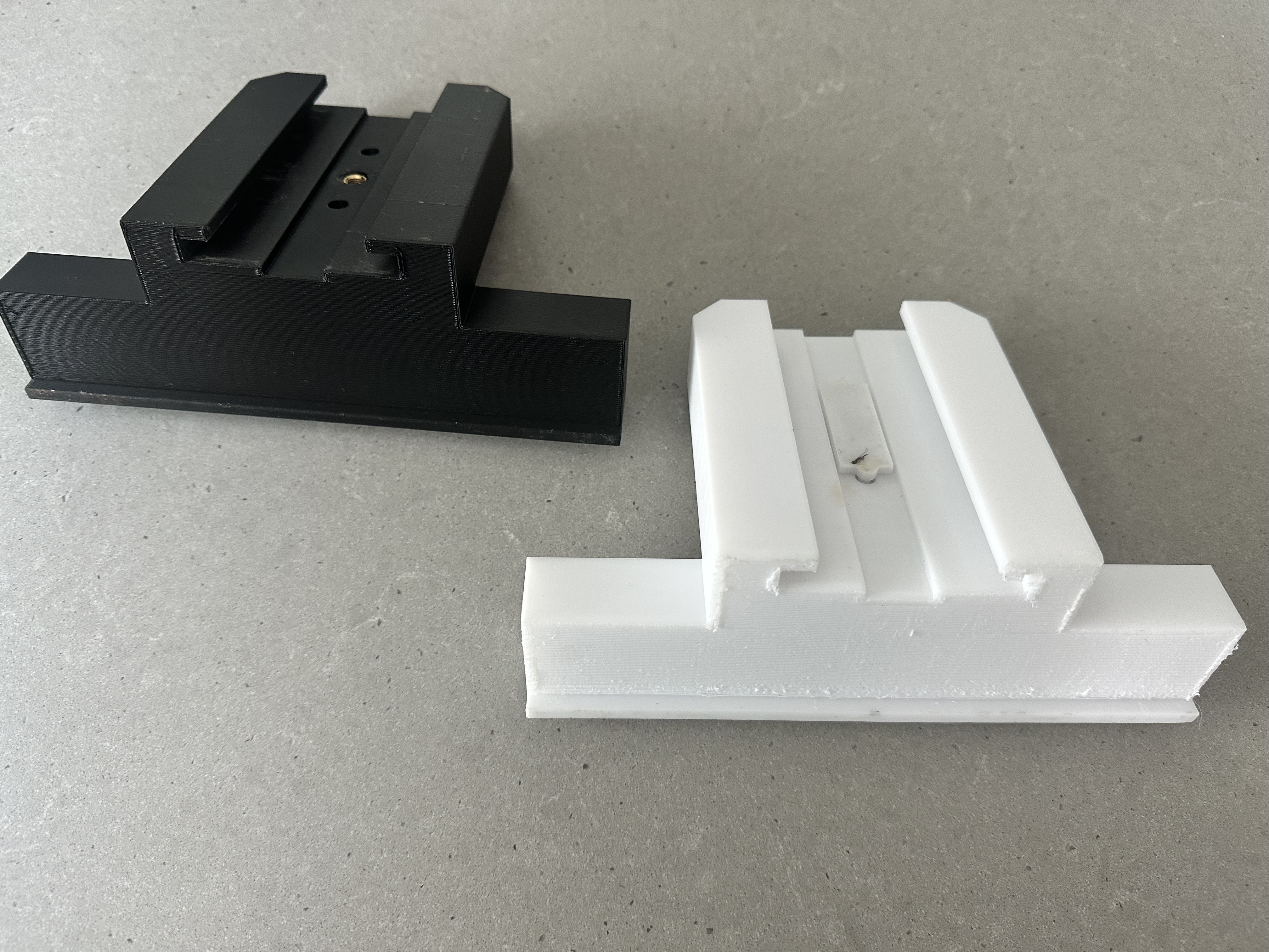 Easel Top Canvas Holder