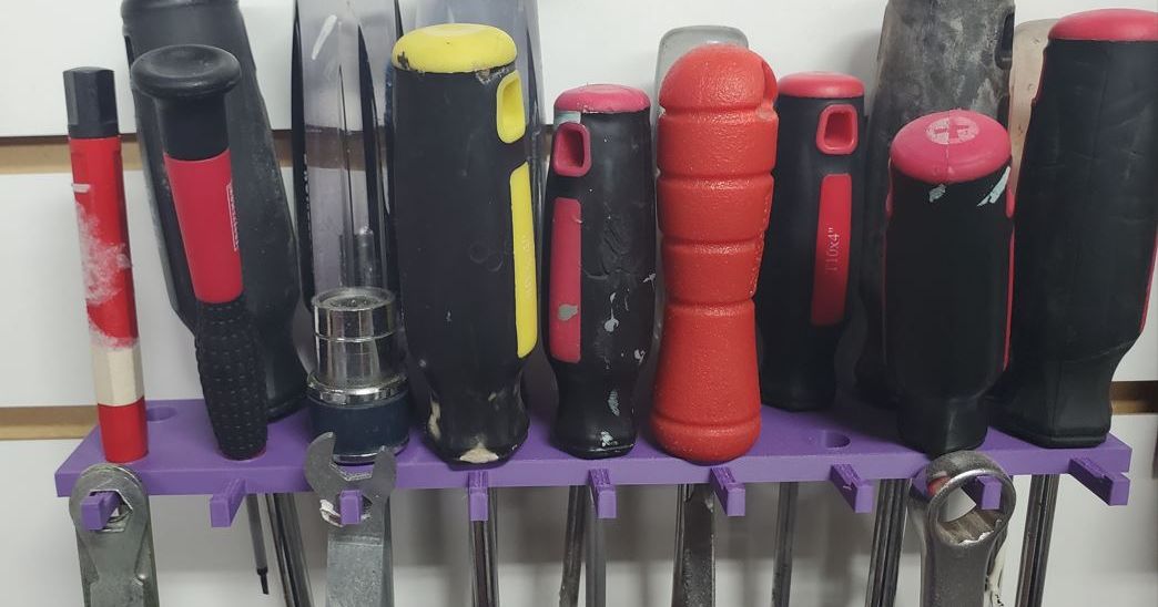 Yaocom 6 Pcs Slatwall Screwdriver Holders Slat Boards Organizer