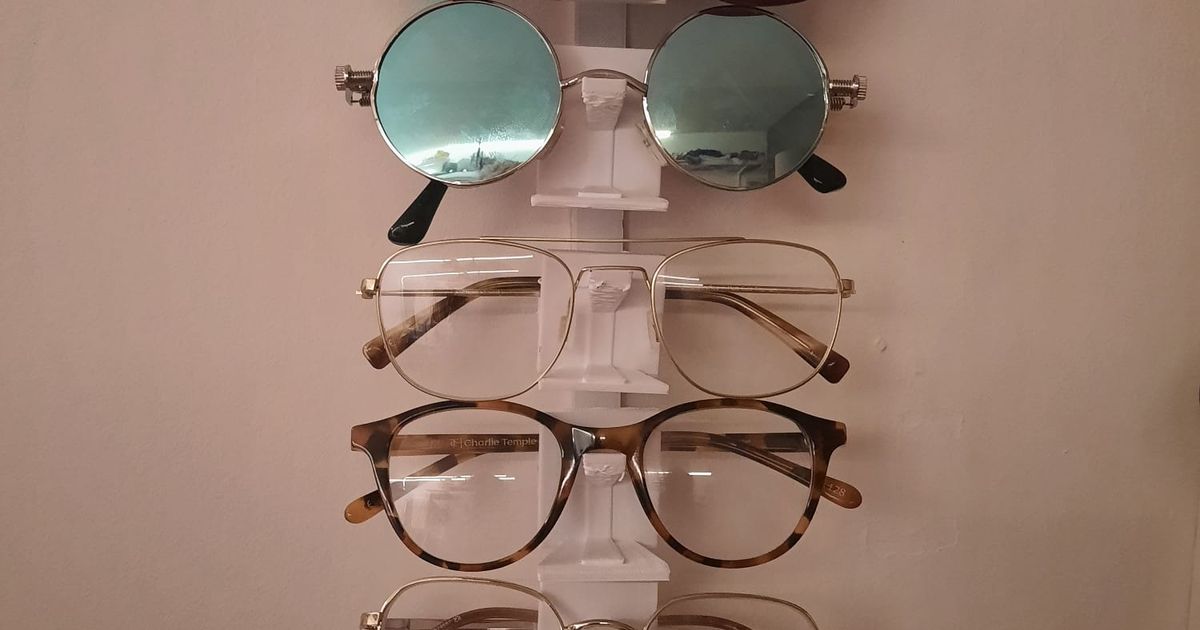 Modular vertical Eyeglass/Sunglass holder by Joris Mooij Download
