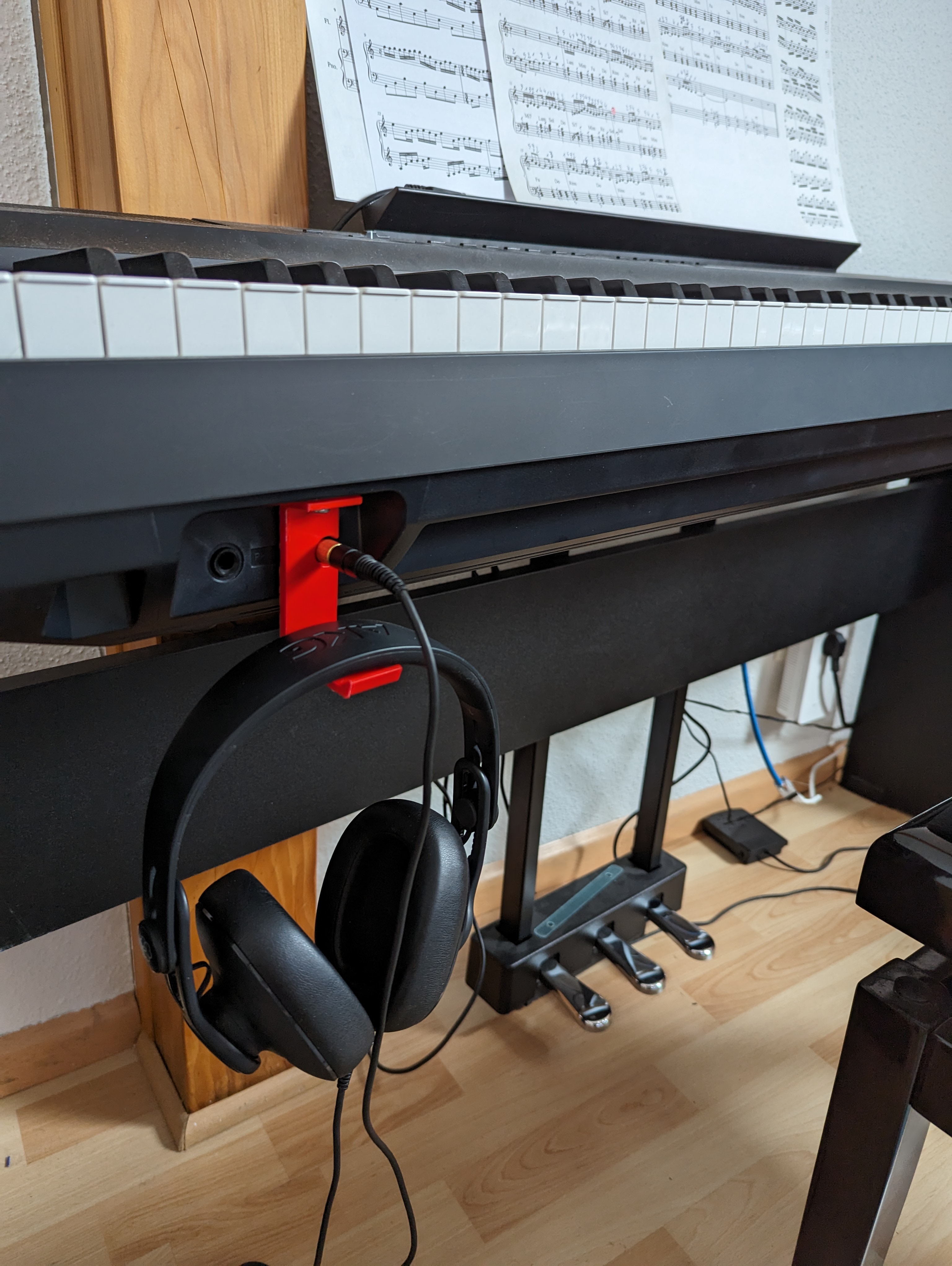 Headphone stand for Yamaha P125 piano by Thomas Fritsch Download