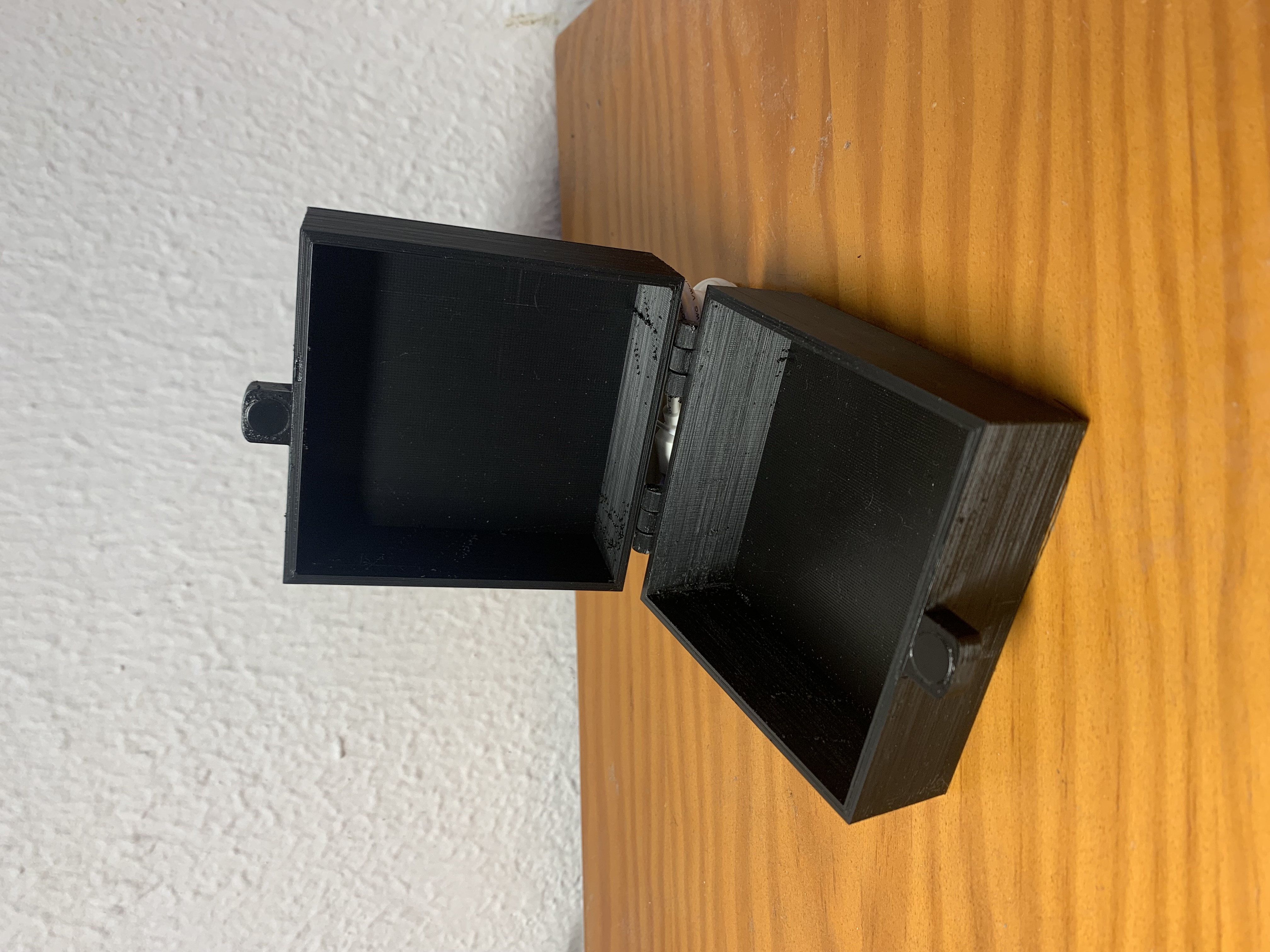 Articulated Box with magnets ( print in place )
