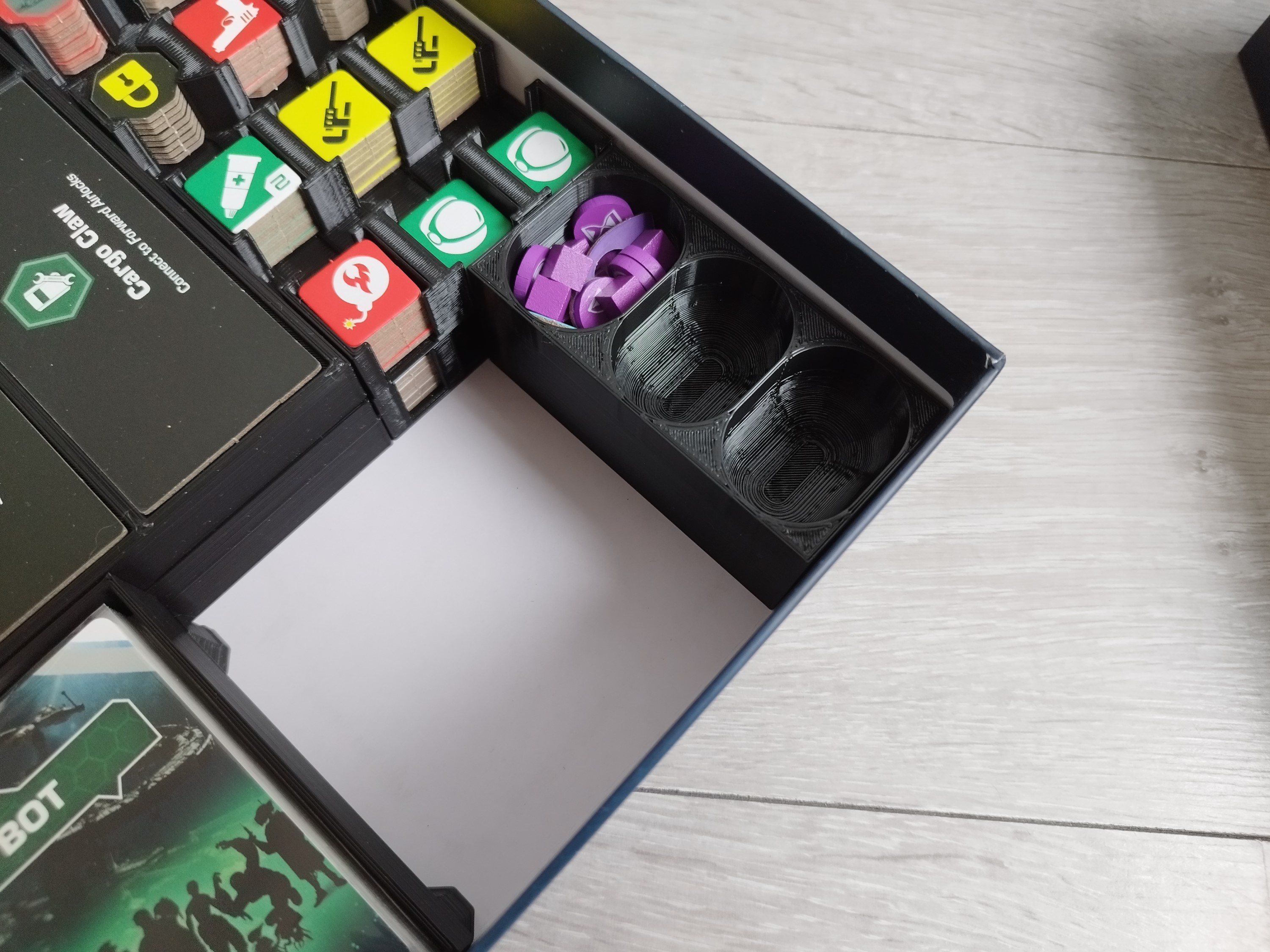 Miniatura 24 do modelo 3D Stationfall boardgame storage solution / organizer / insert