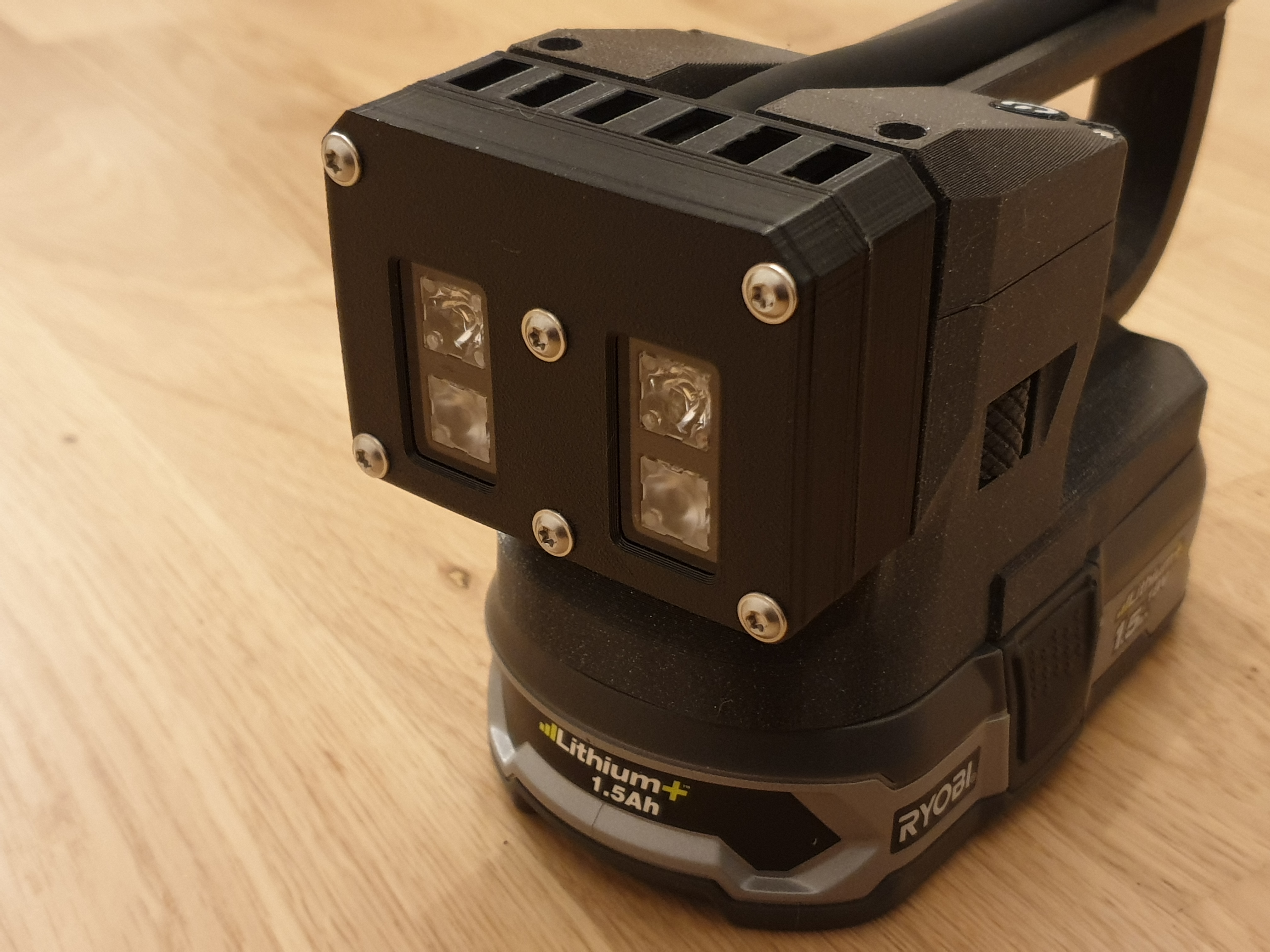 Miniatura 4 do modelo 3D Ryobi compatible 1200lm work lamp