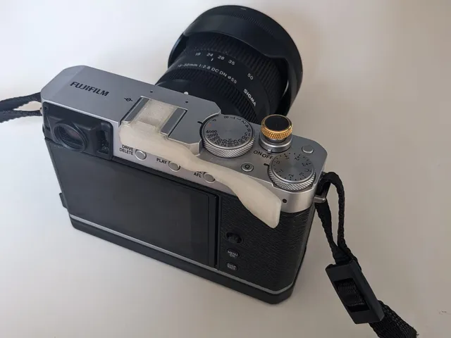 Fujifilm X-E4 thumbgrip
