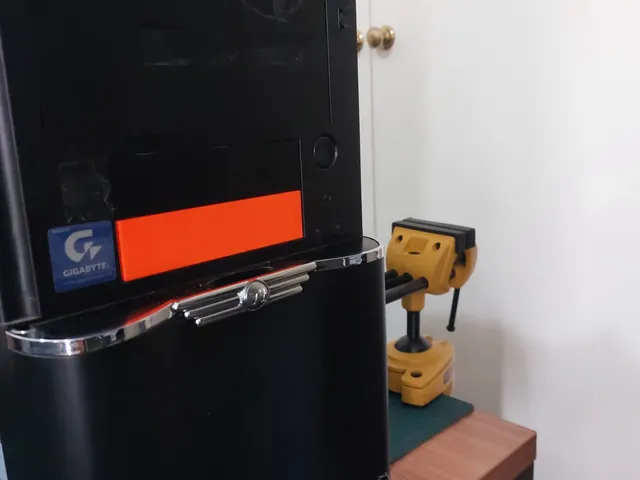 Thermaltake Mambo VC2000 3.5 Inch Cover