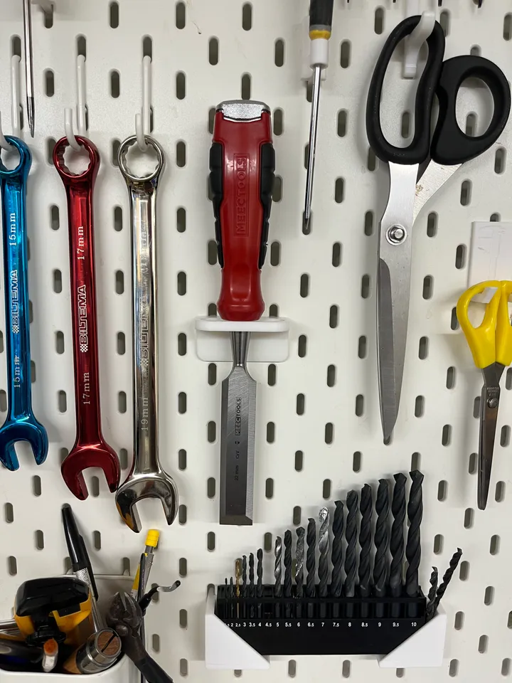 A Chisel Rack for a Peg Board Tool Cabinet, Part 3