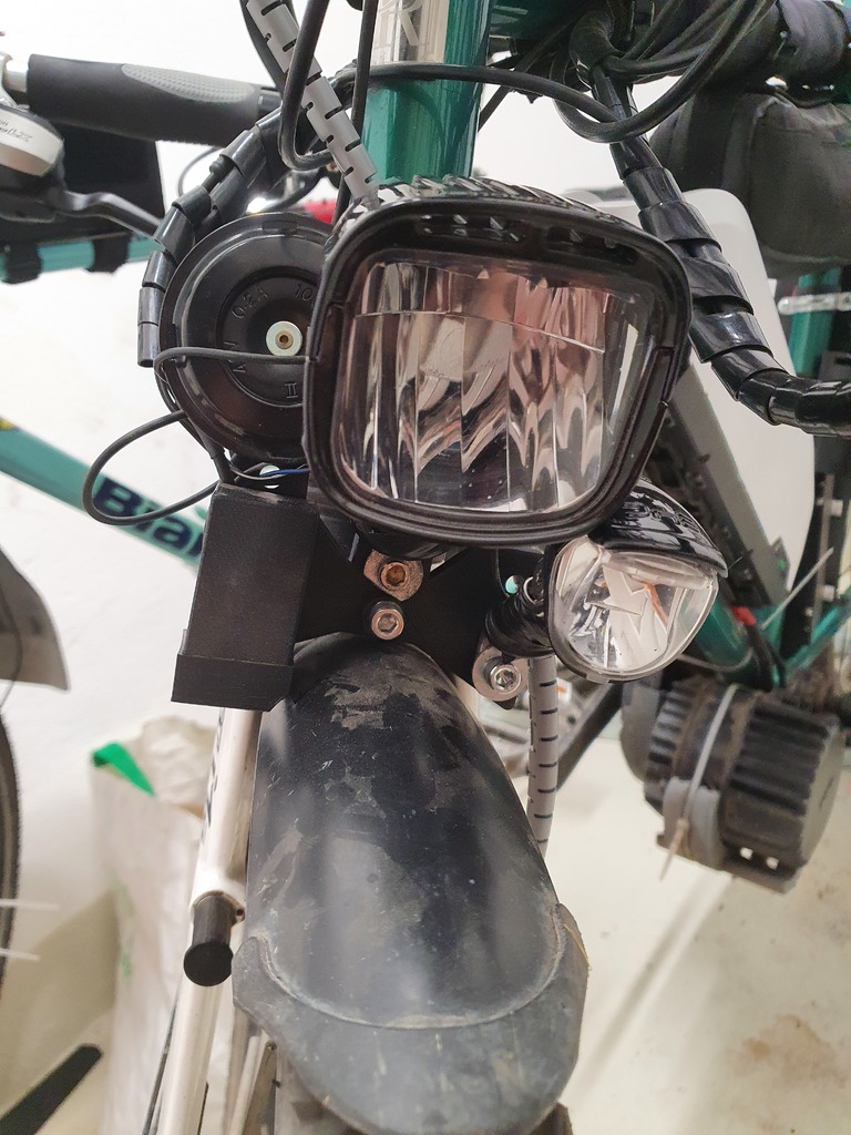 Multilight support for bicycle fork (onehole attachment) by Nord1ing