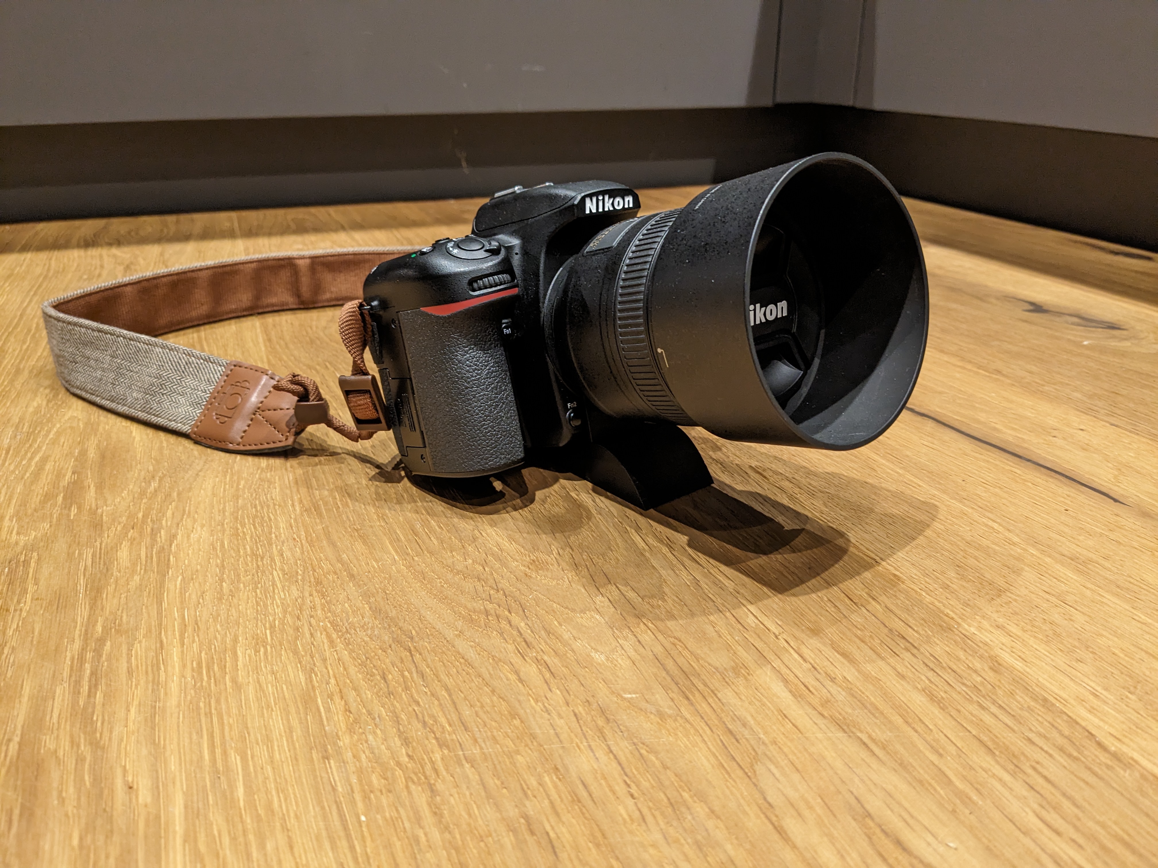 Camera Stand (Nikon D7500)