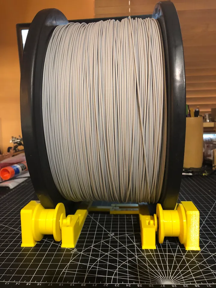 I made a spool holder for a 5kg spool out of old mendel parts and