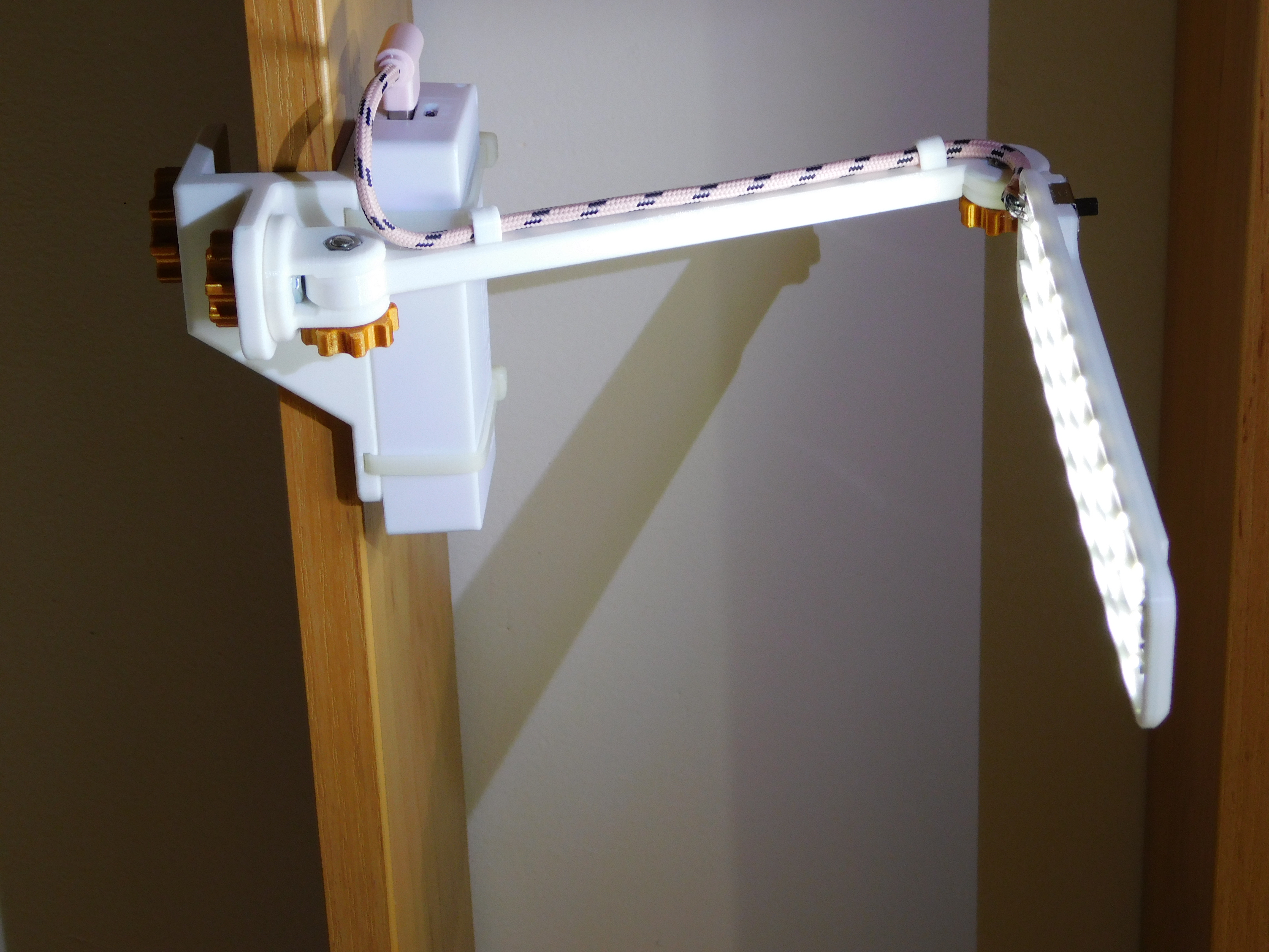 Clamp with led lamp