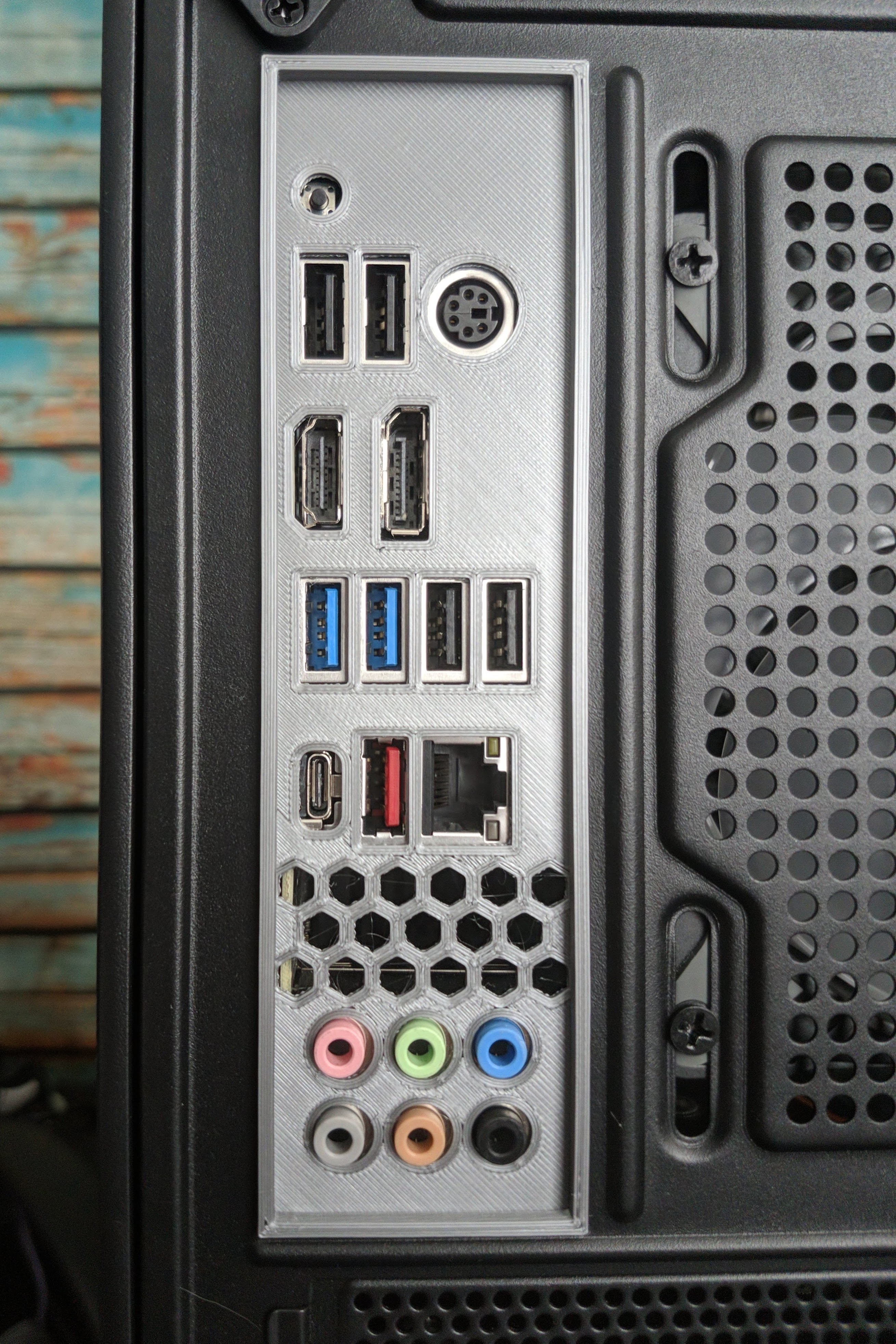 MSI Pro Z690A Rear IO Shield by Weissnix4711 Download free STL model