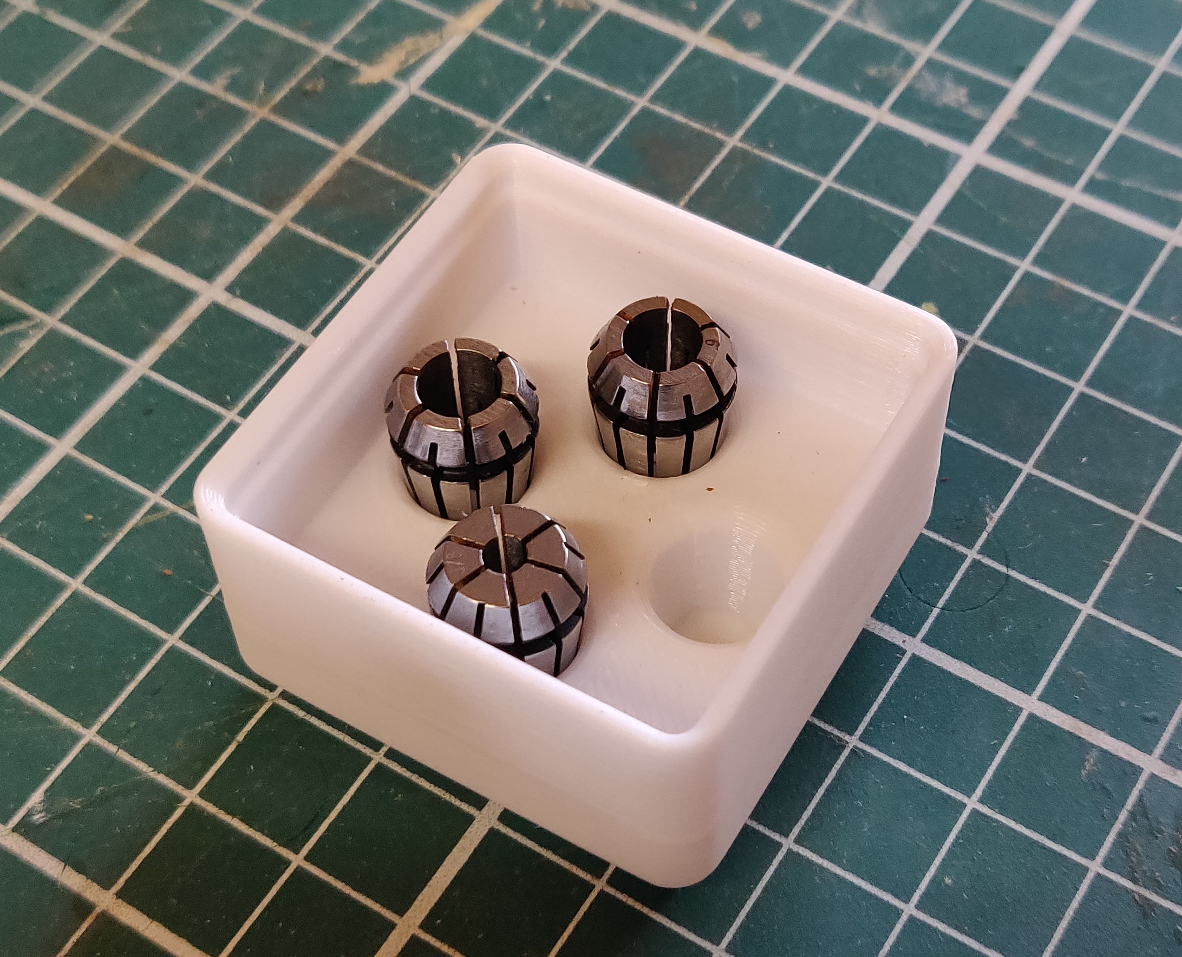Gridfinity 4x ER11 Collet Holder by Muncho Download free STL model