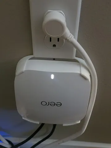 Eero 6e Pro - Duplex Outlet Mount