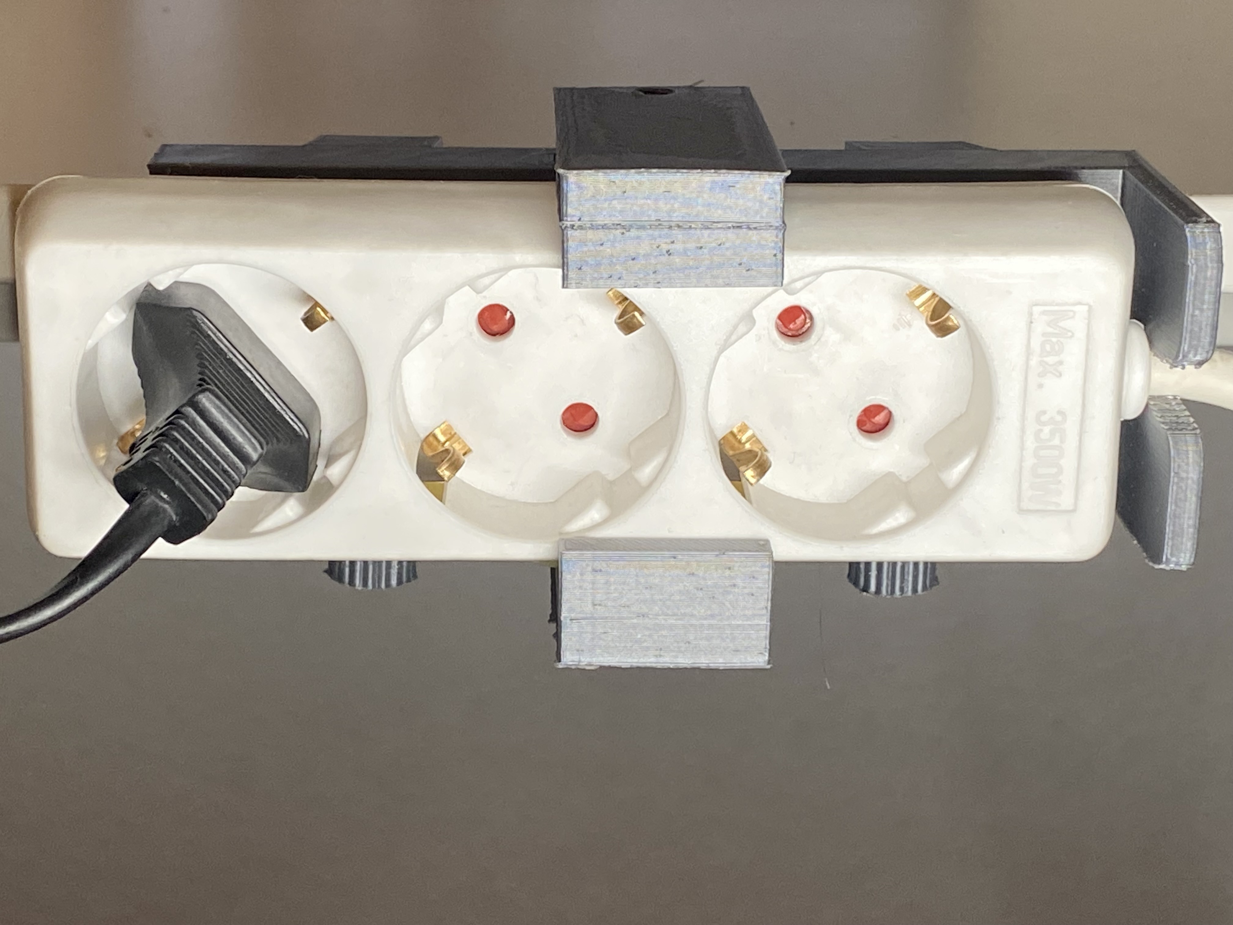 Socket terminal