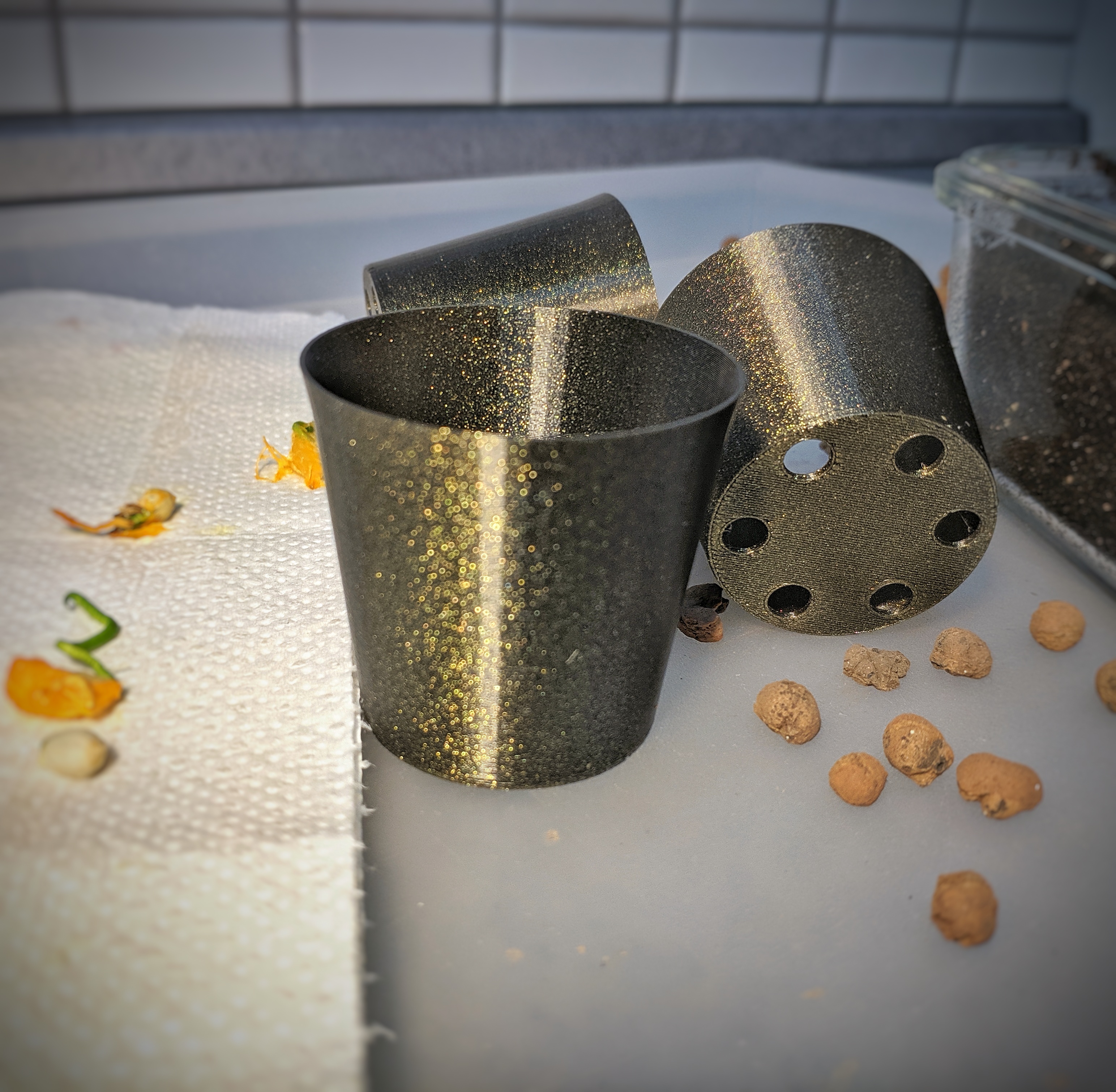 Emergency planting cup