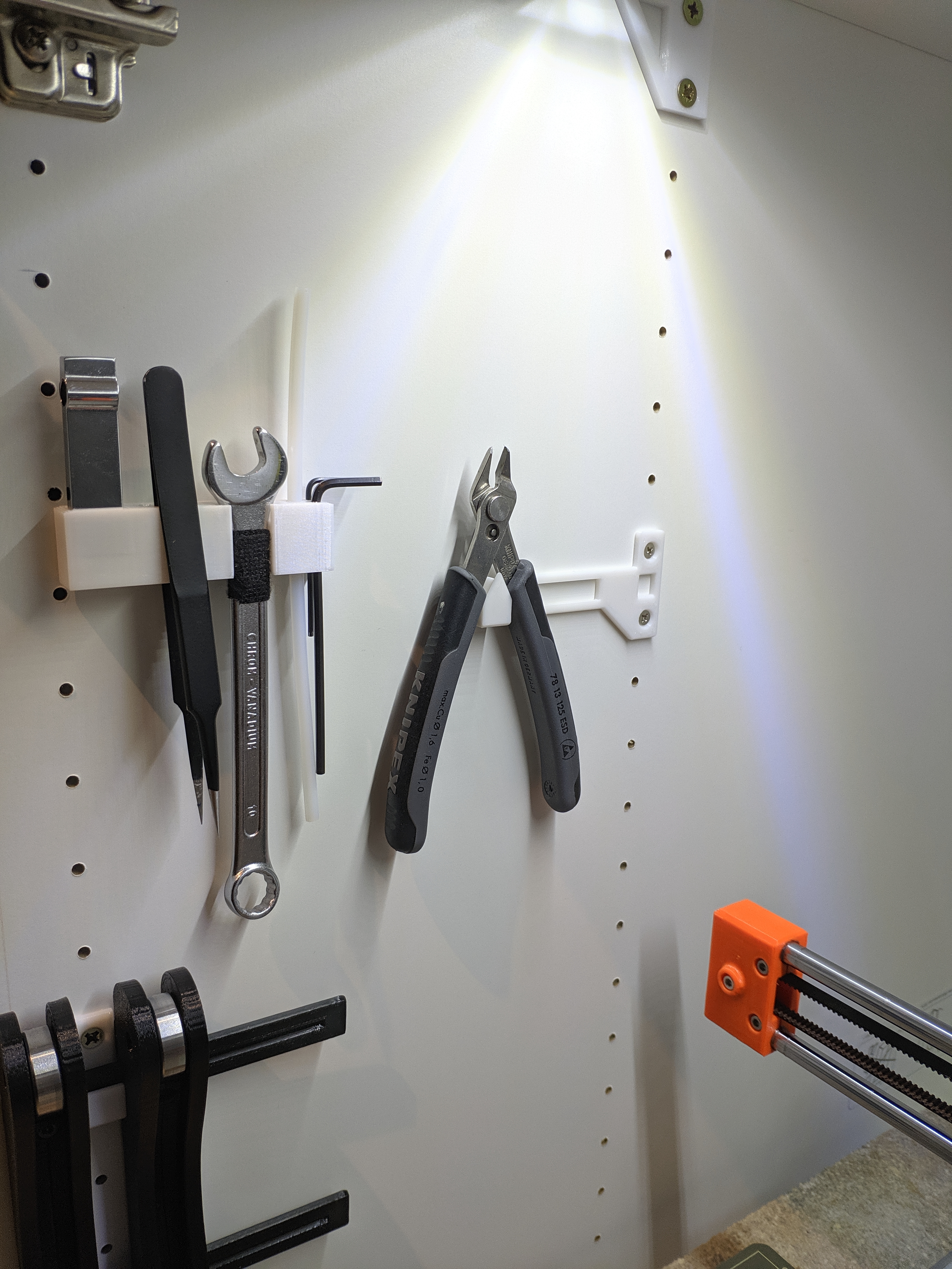 Platsa Pliers Hanger extended (screwable) V2