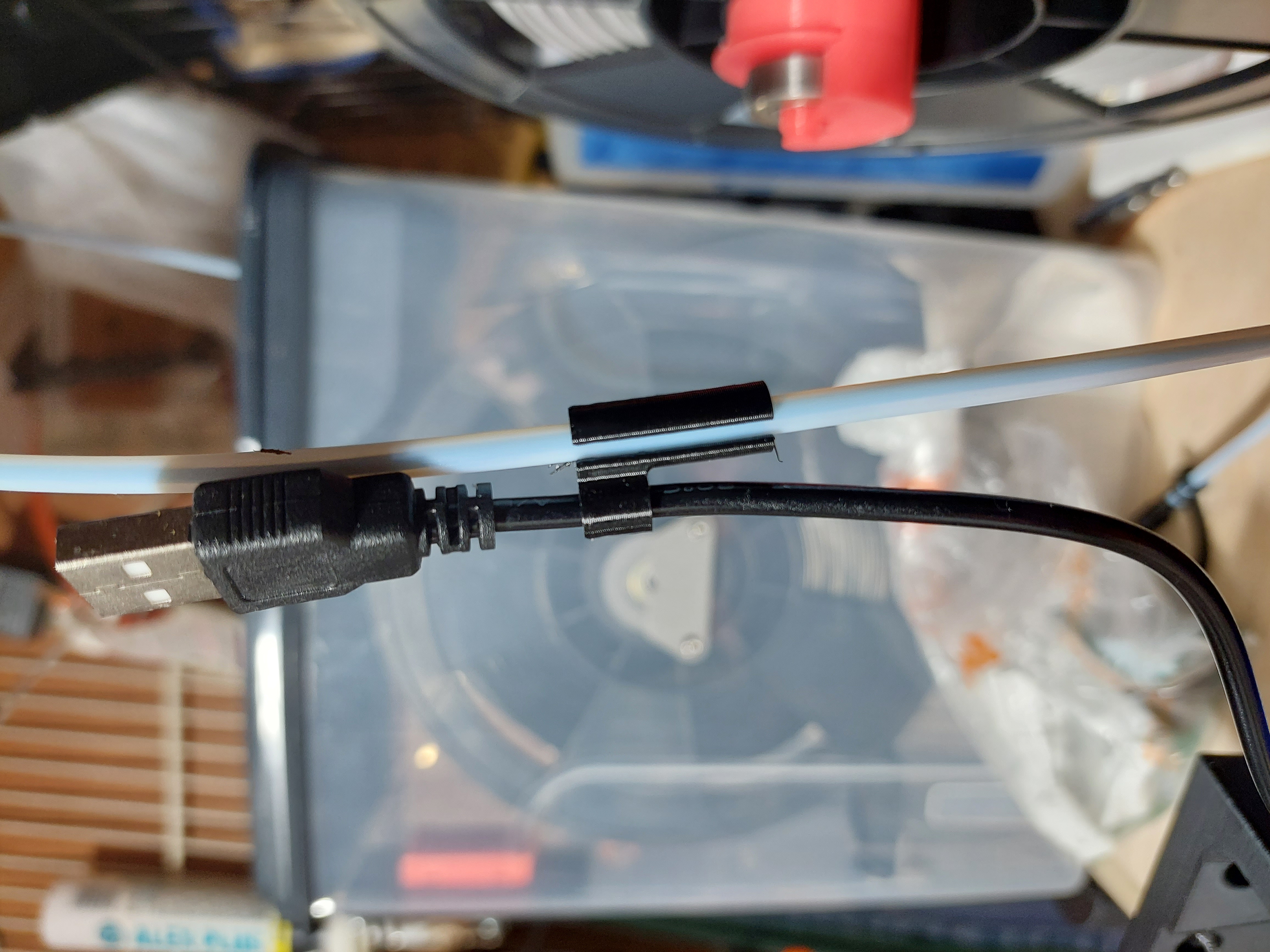 Flex clip USB to TPFE