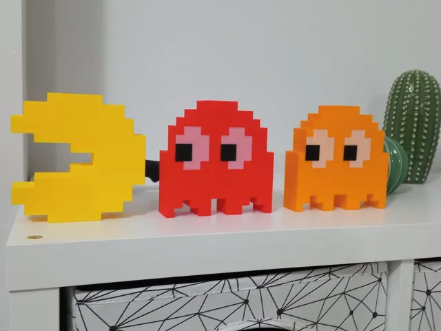 Pacman and multicolor ghosts with simple printer (no MMU). Print in place.