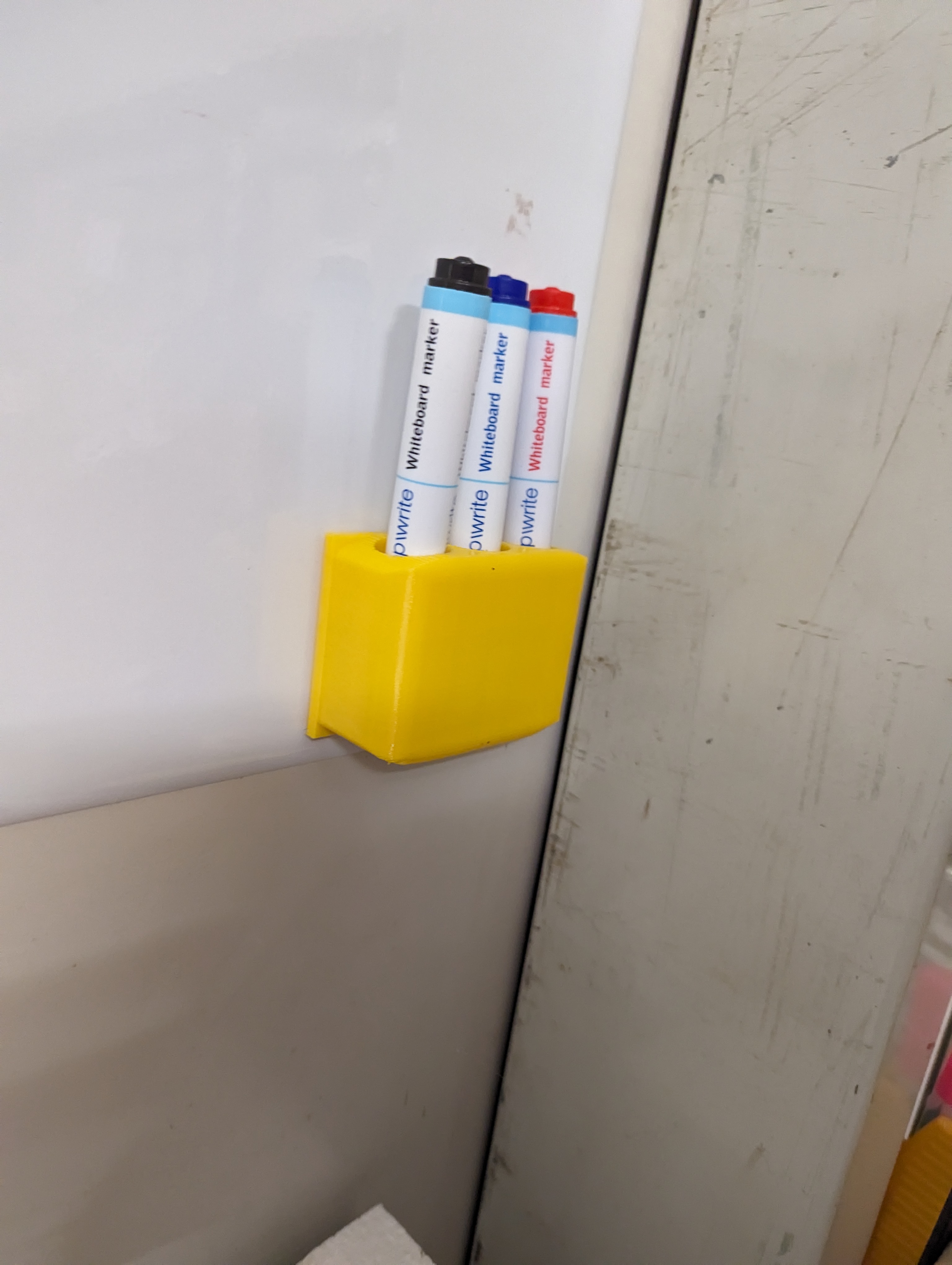 WhiteboardMarkerHolder by Frankey Download free STL model