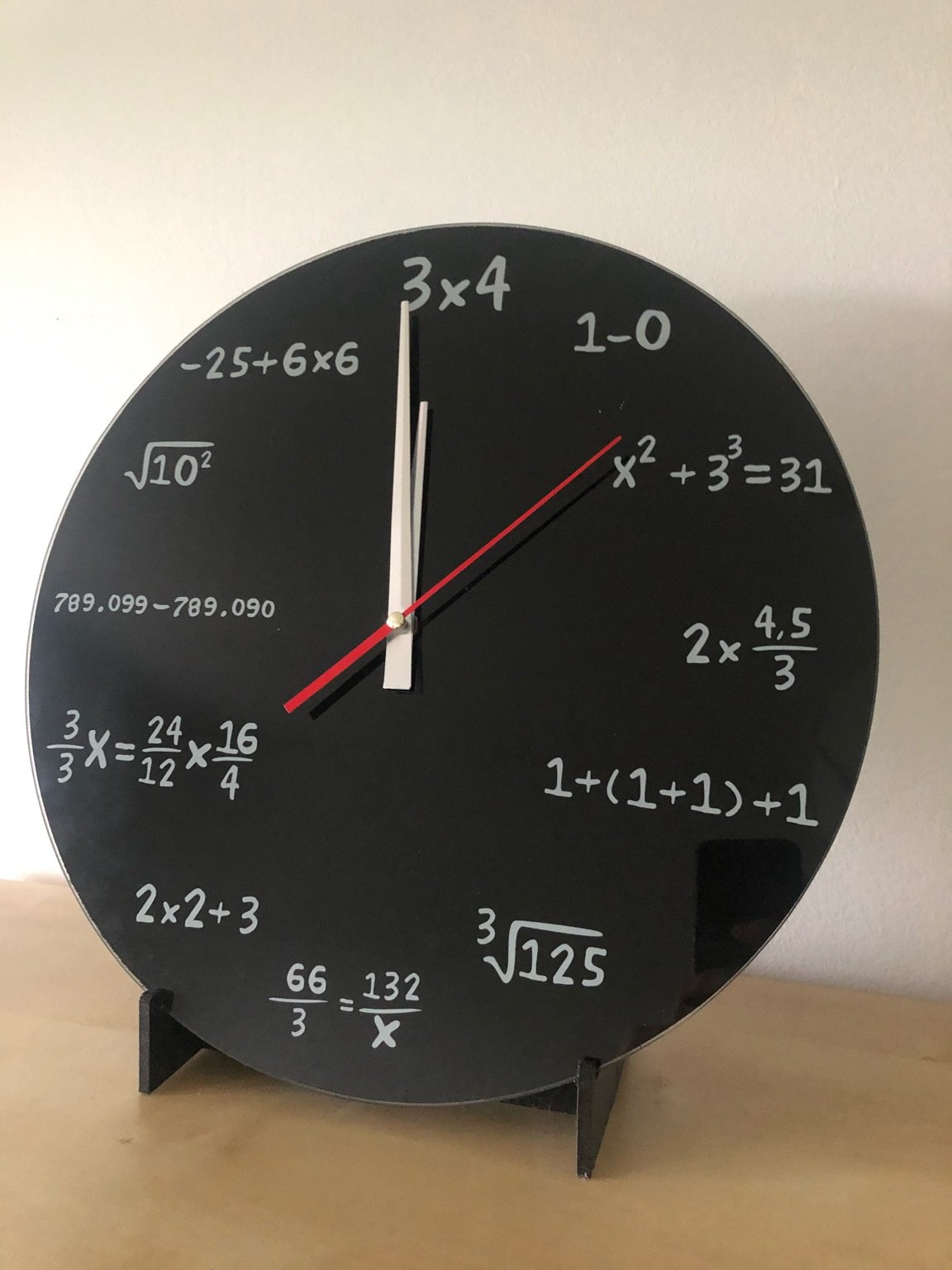 Ständer für Uhr