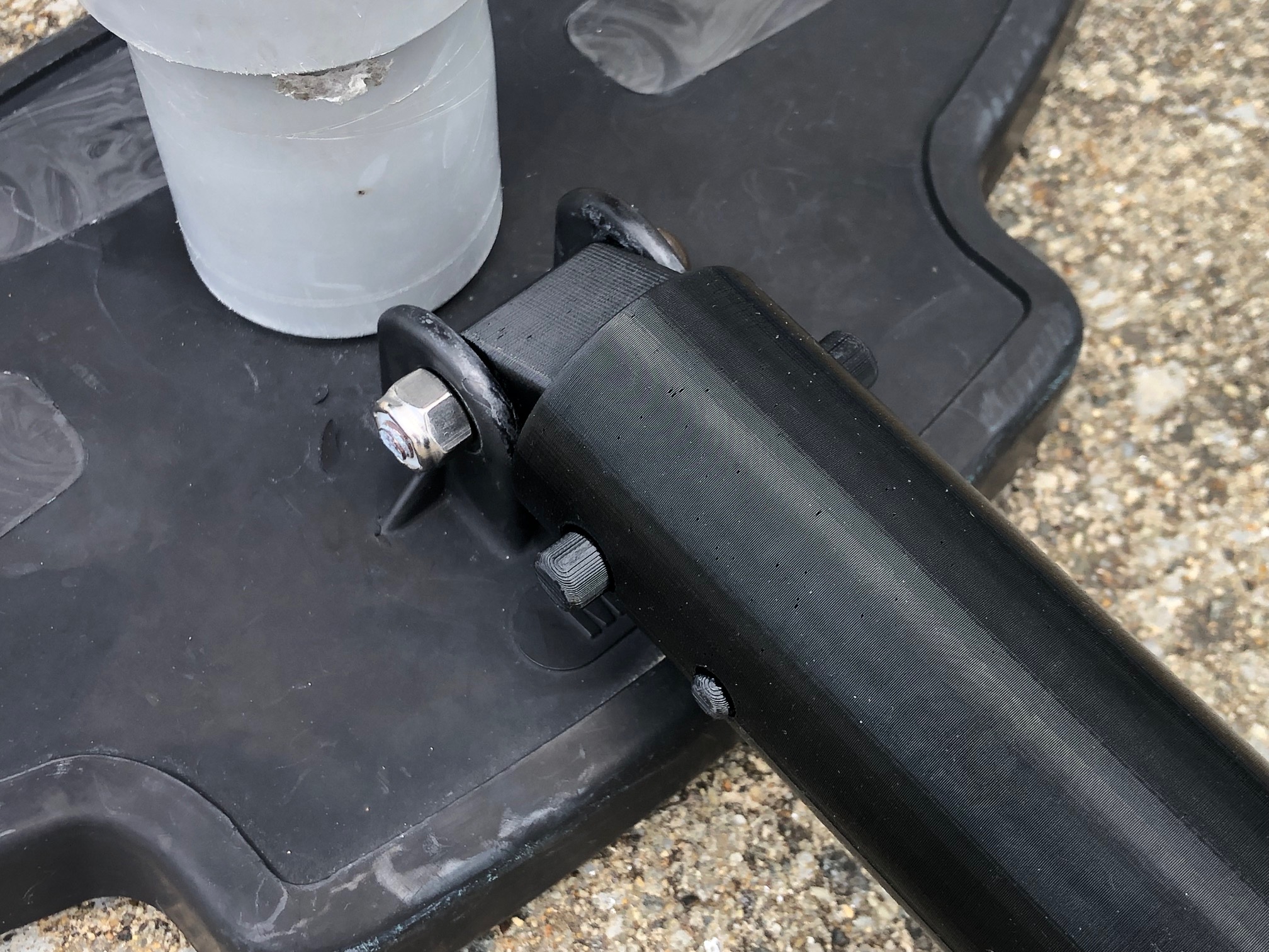 Miniatura 3 do modelo 3D Pool vacuum head pole adapter