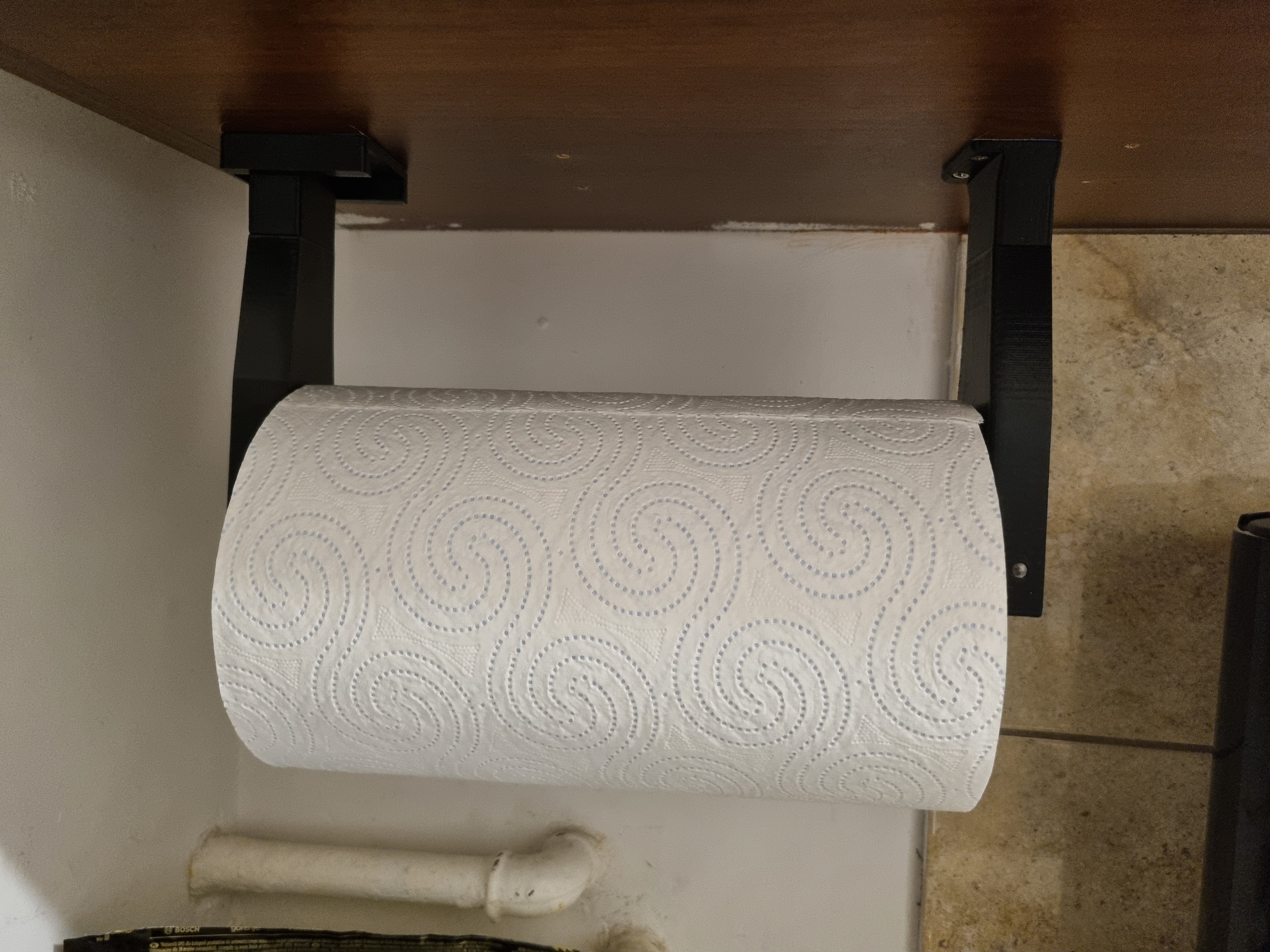 Adjustable quick change paper towel holder