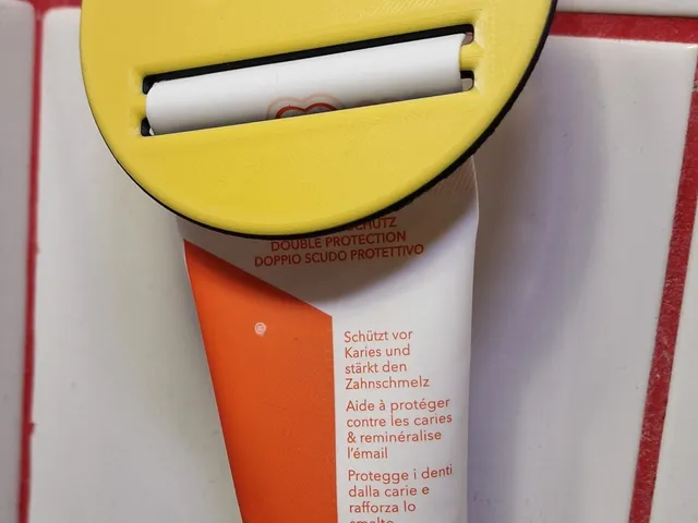 toothpaste tube squeezer