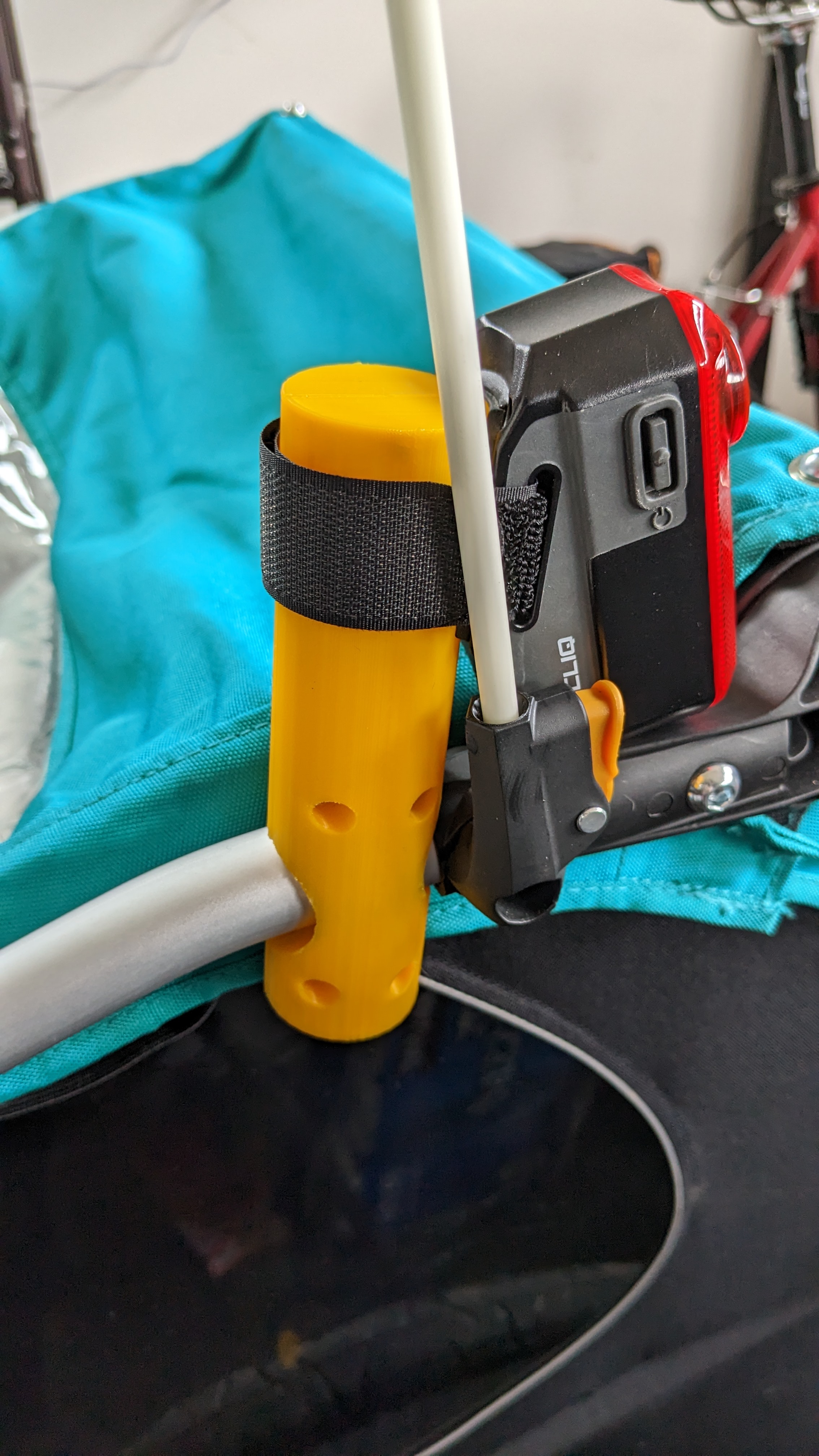 Bike Trailer to Virtual Rear Seatpost Adapter by adam_0 Download free