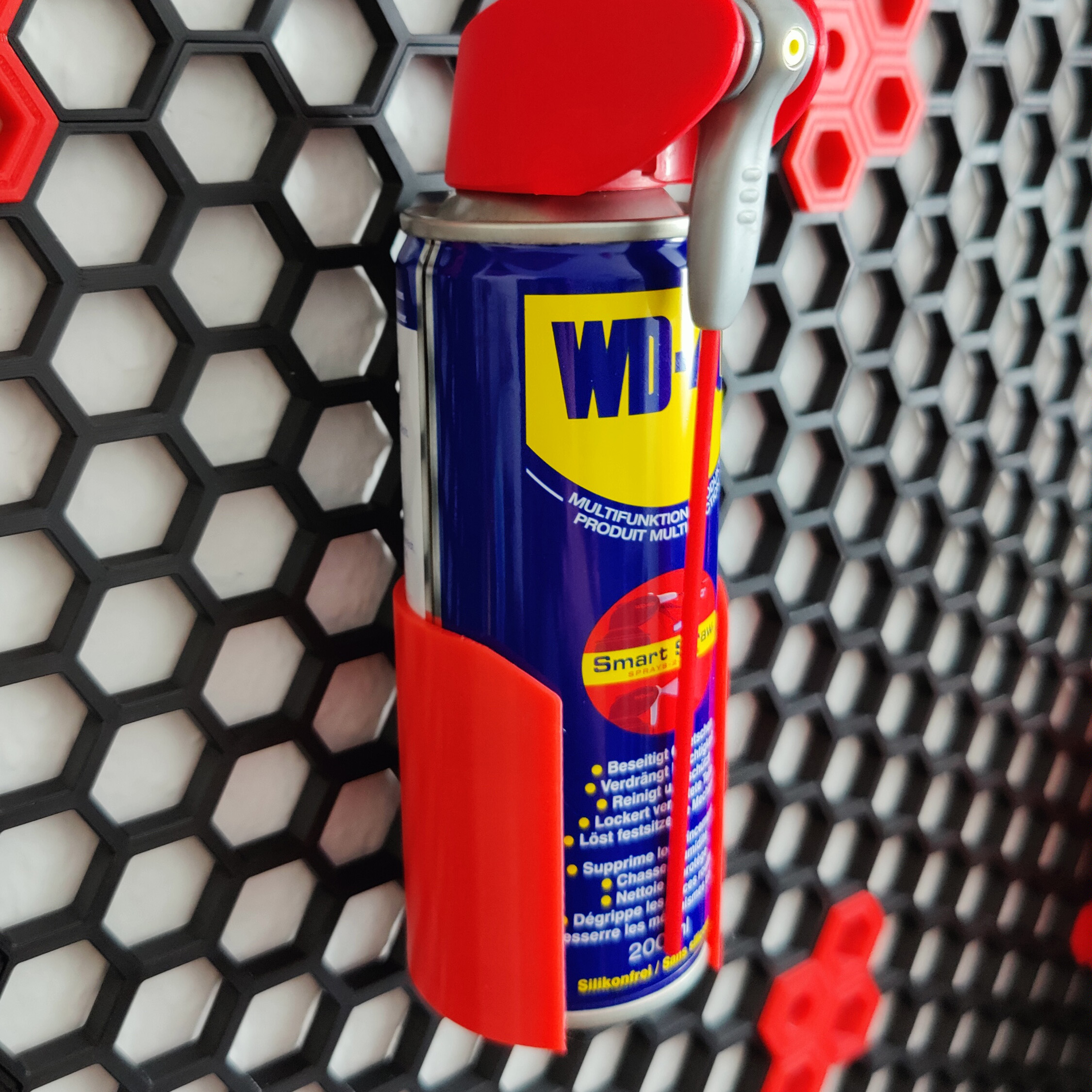 honeycomb-wall-holder-for-wd-40-can-200ml-by-markuzzzi-download