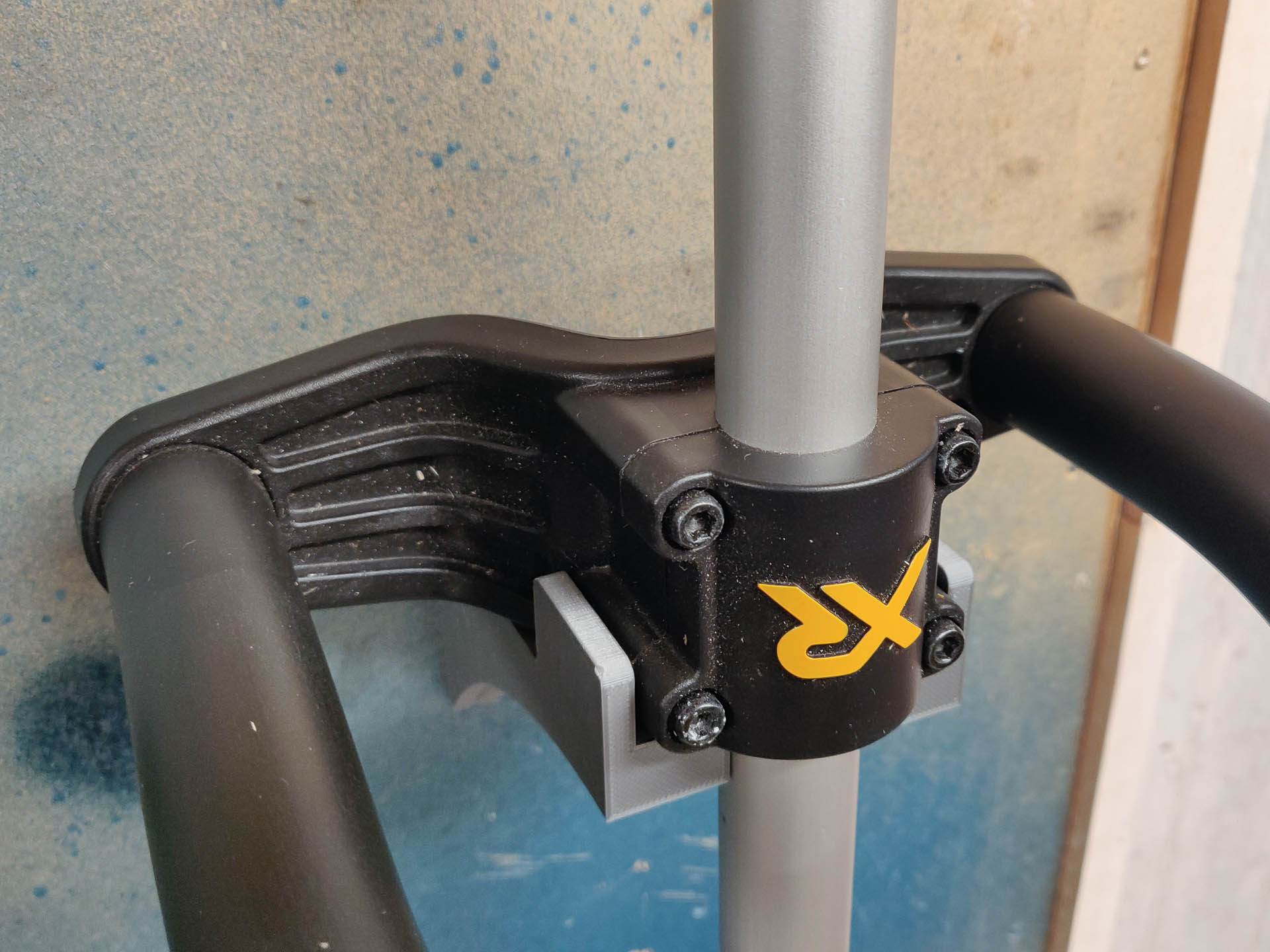 Miniatura 9 do modelo 3D Dewalt DCM561 string trimmer wall mount