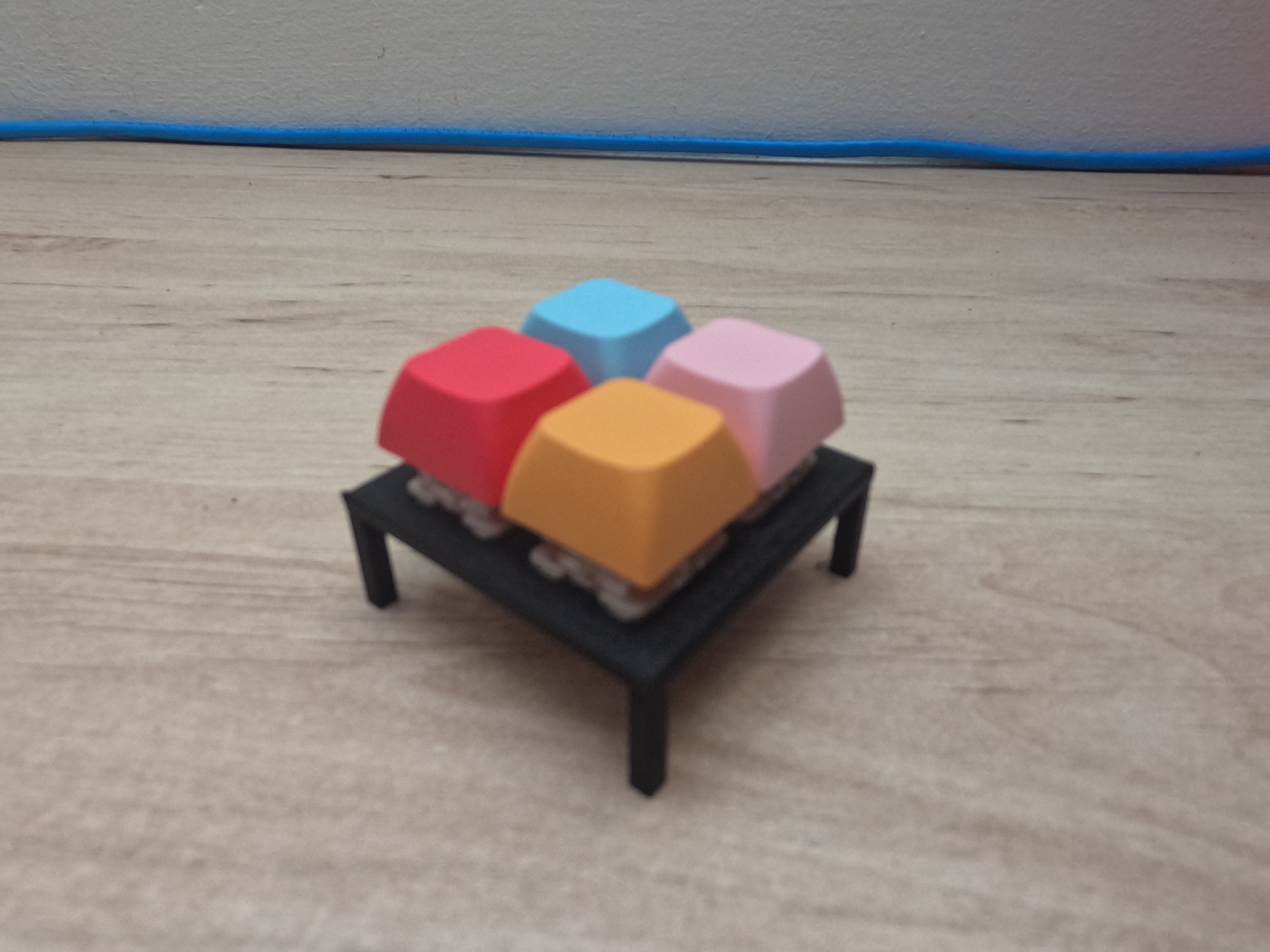 4 keyboard switch holder/tester