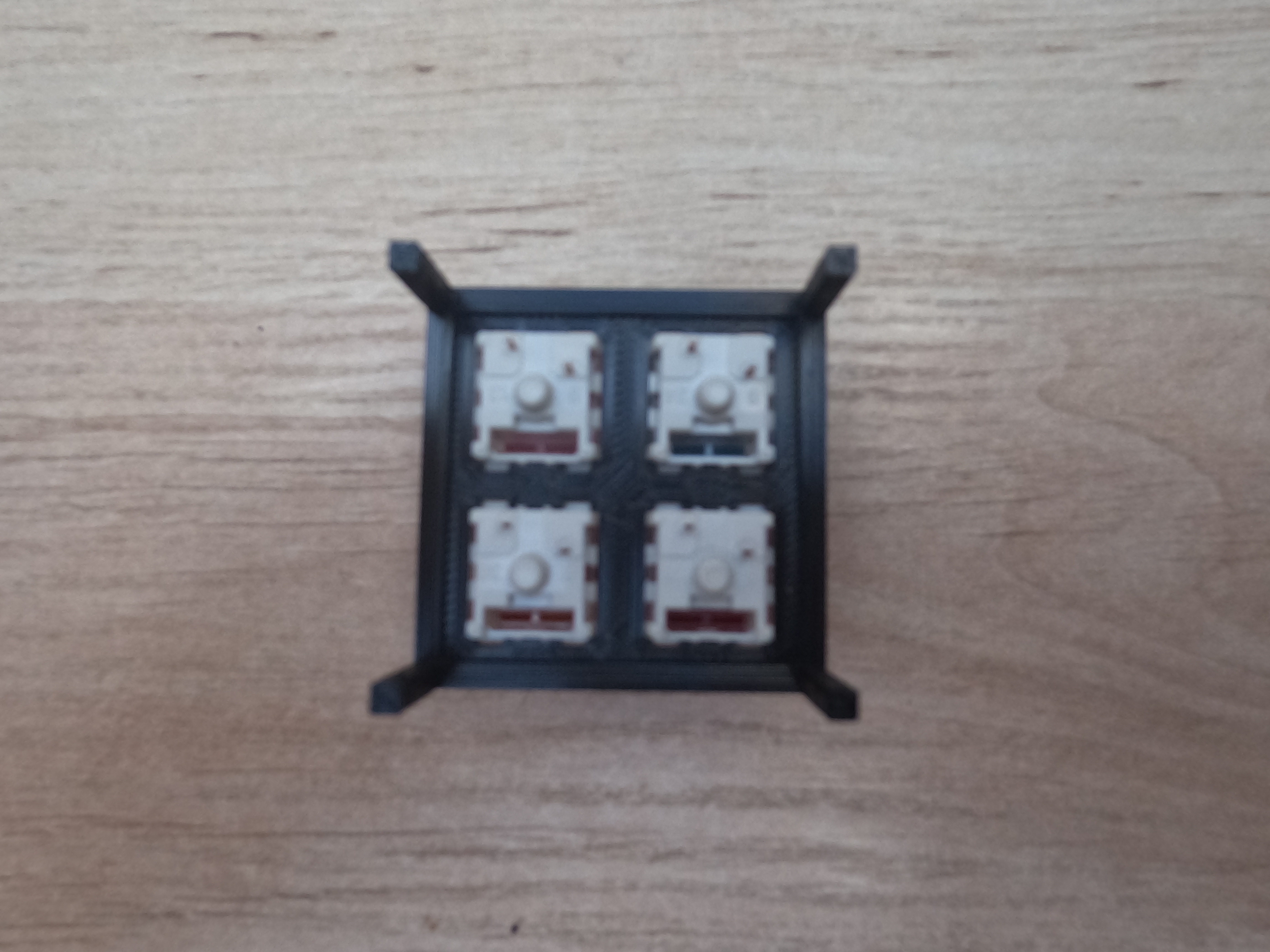 Miniatura 5 do modelo 3D 4 keyboard switch holder/tester
