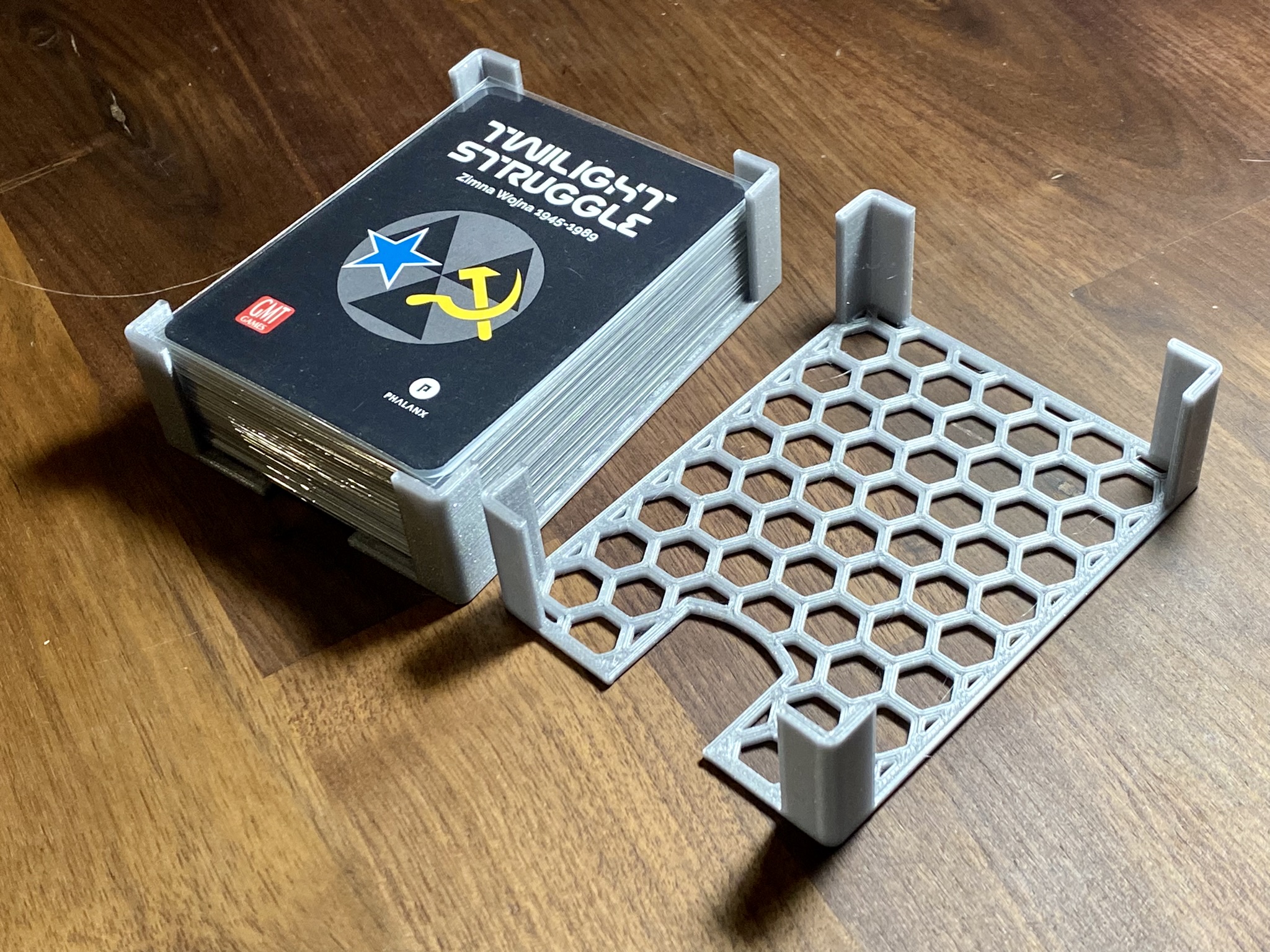 Card Holder for Standard American Sleeved Cards 57,5x89 by MtEden