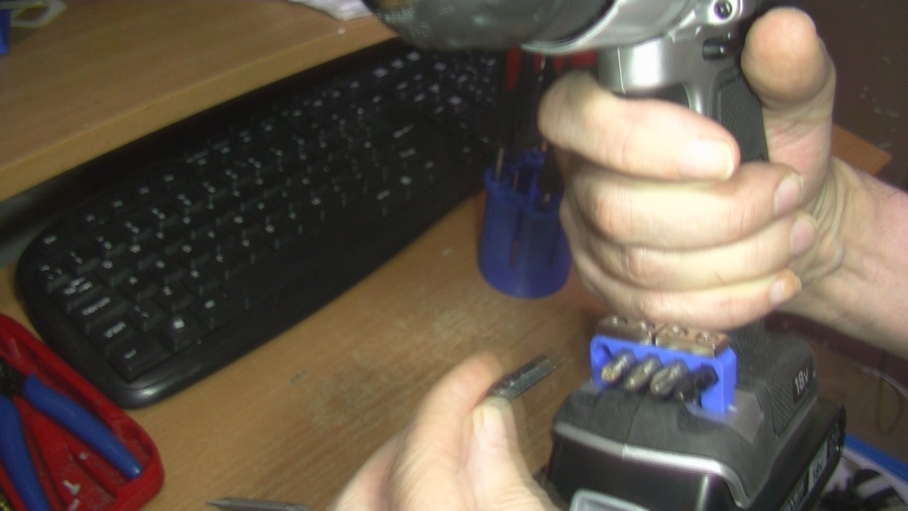 Black and Decker battery drill screwdriver bits holder. Model BCD700S