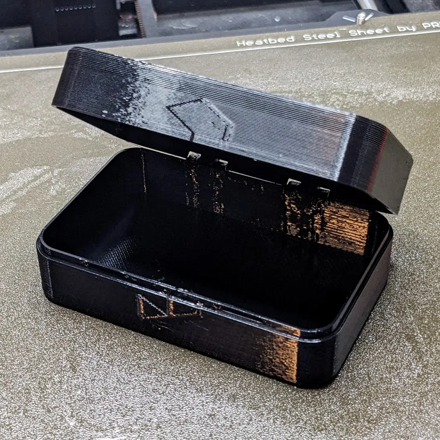 Small box with hinged lid (from Prusa Fusion 360 course) by